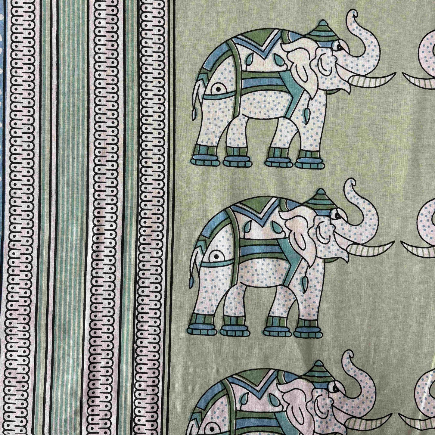 Gajanan – Flat I Fitted Bedsheet (108x108 Inches)