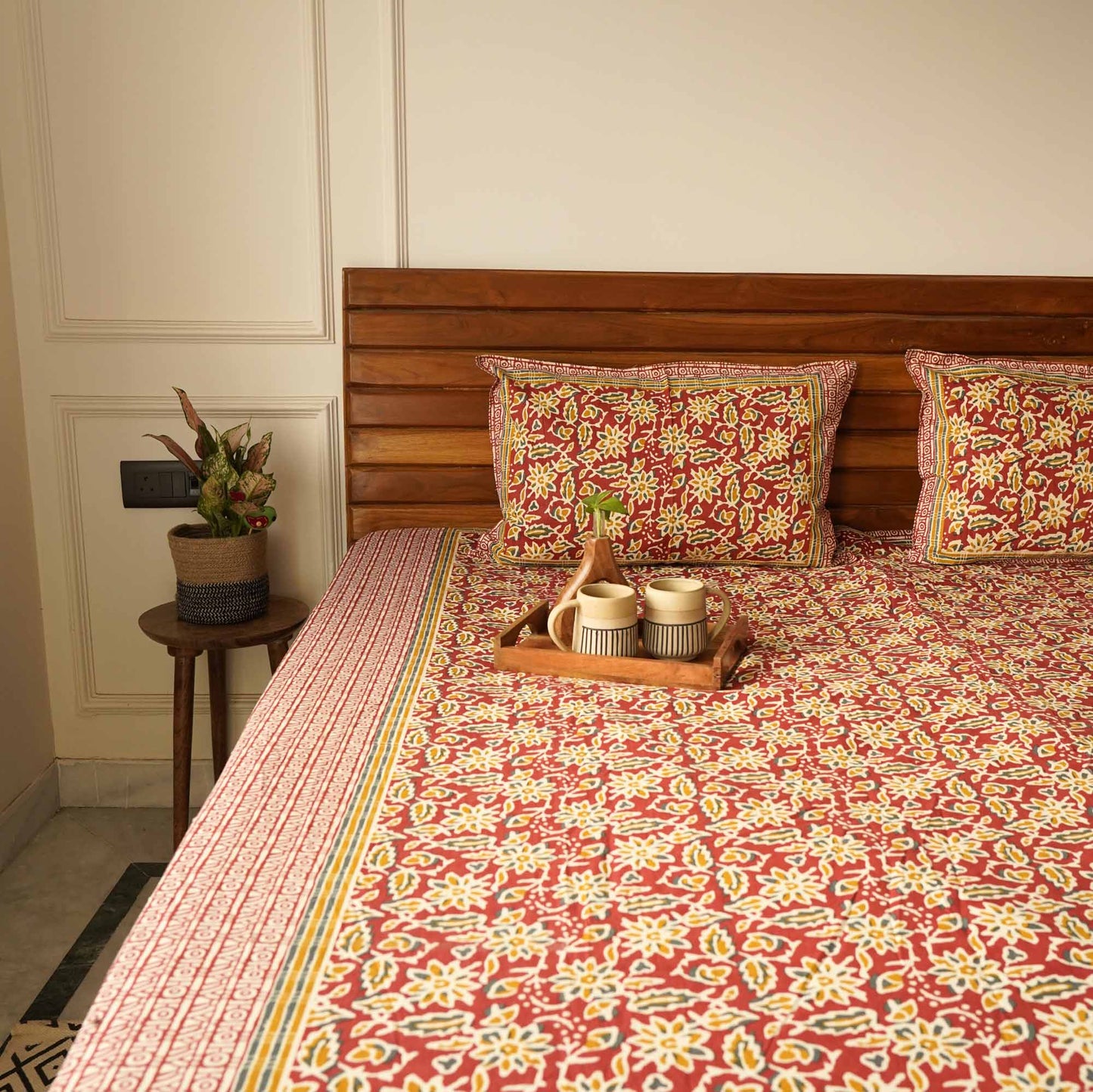Dabu - Flat I Fitted Bedsheet (90x108 Inches)