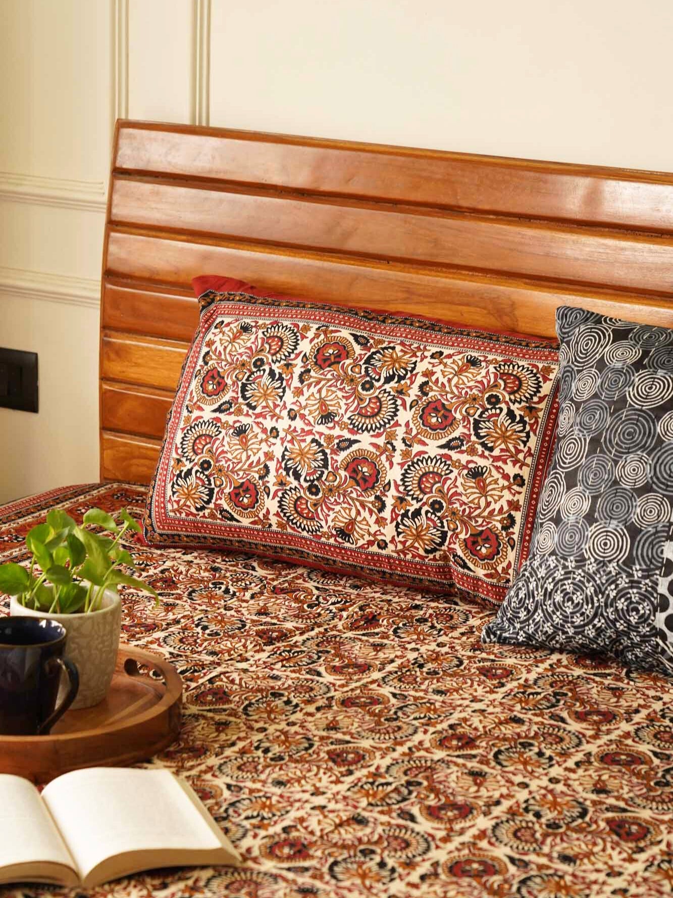 Kalamkari Hastkala - Flat I Fitted Bedsheet (90x108 Inches)