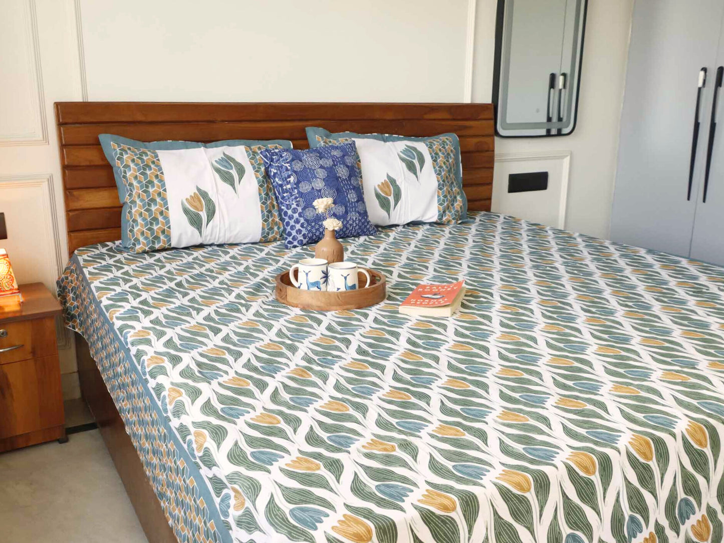 Tulip Leaf - Flat I Fitted Bedsheet (100x108 Inches)