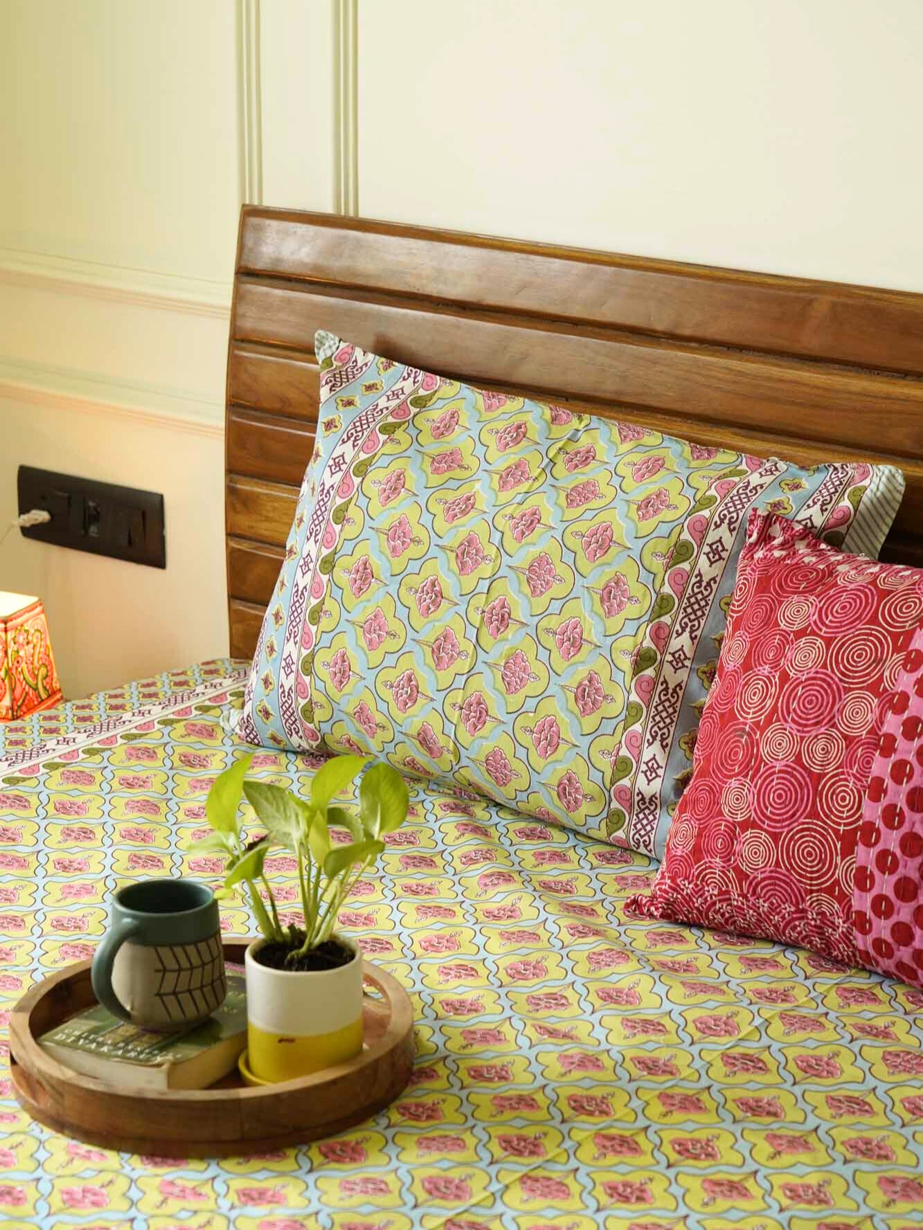 Kamal – Flat I Fitted Bedsheet (90x108 Inches)