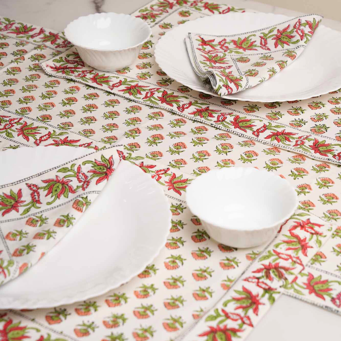 Lili - 6 Mats and 6 Napkins and runner set