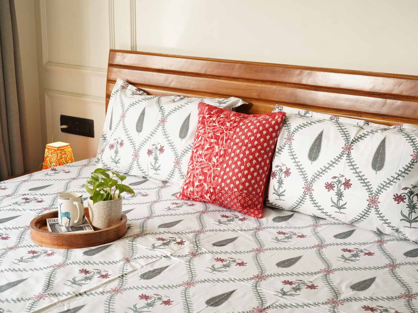 Zoya - Flat I Fitted Bedsheet (108x108 Inches)