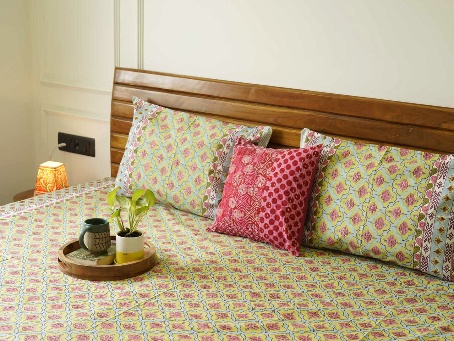Kamal – Flat I Fitted Bedsheet (90x108 Inches)