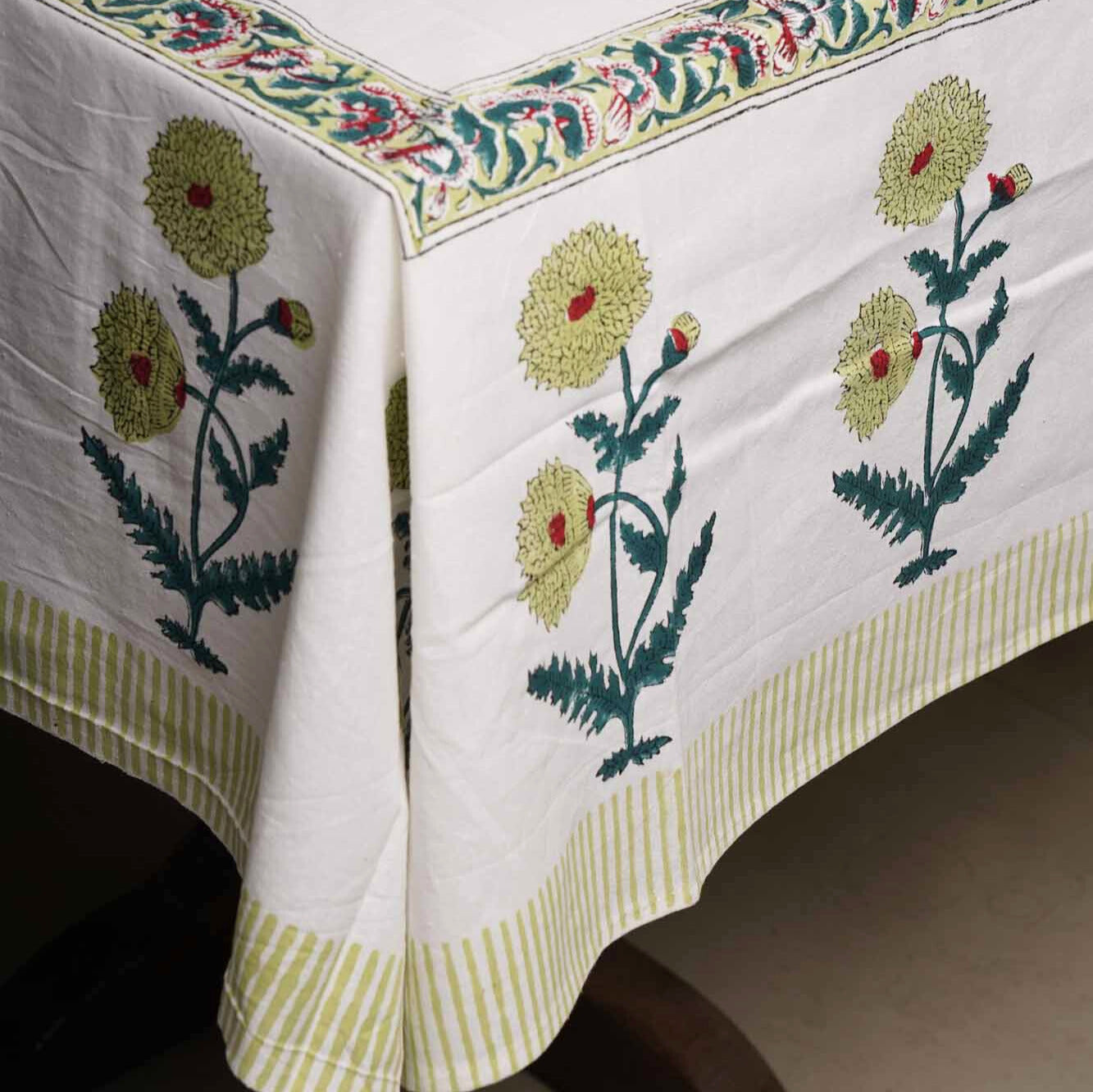 Amaltas - Six seater Dining table cover with six napkins