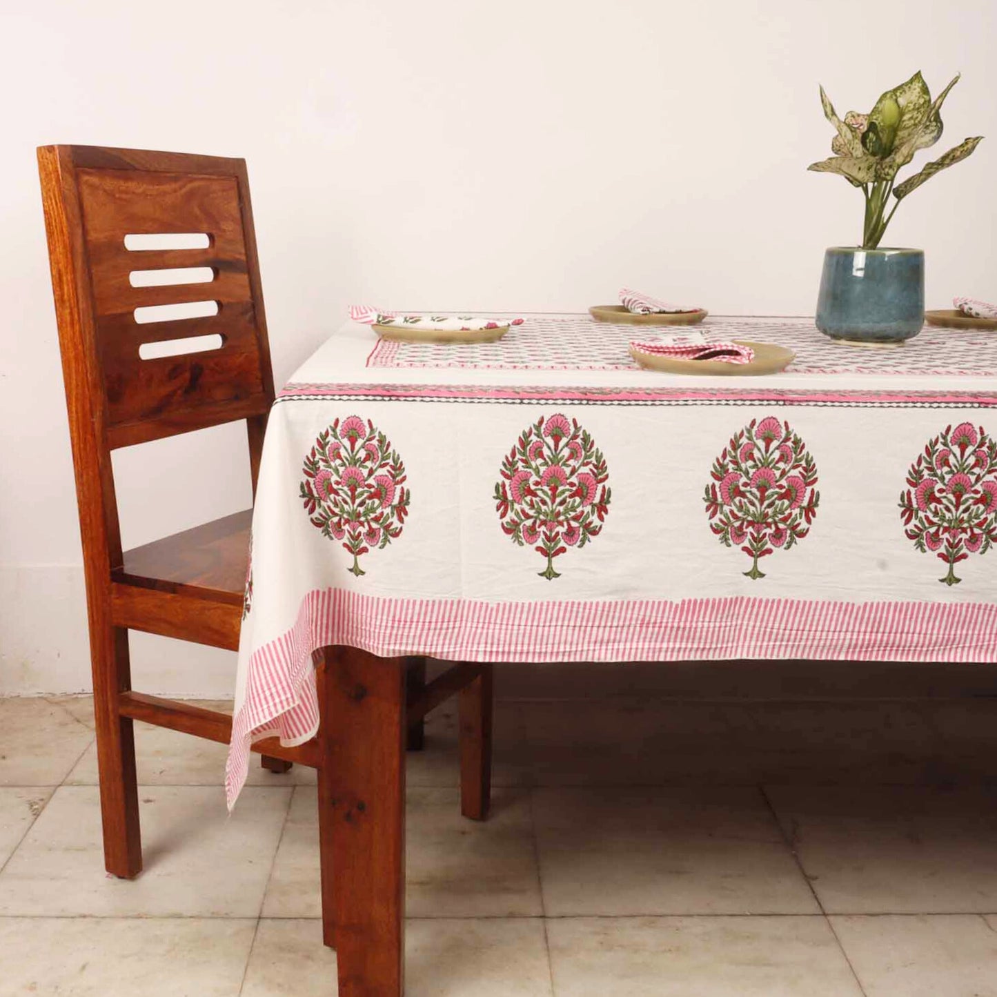 Hansika Hand Block Six seater Dining Table Cover With Napkins