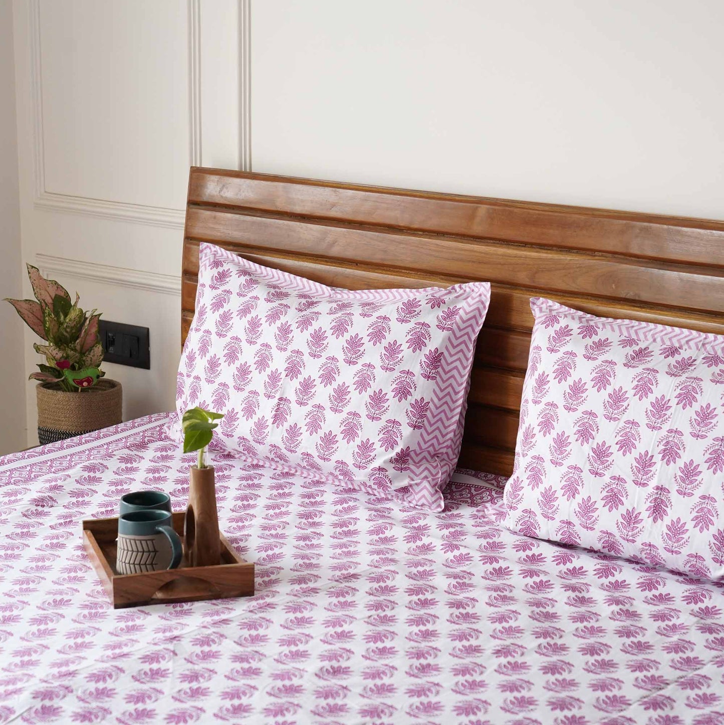 Pink city - Flat I Fitted Bedsheet (90x108 Inches)