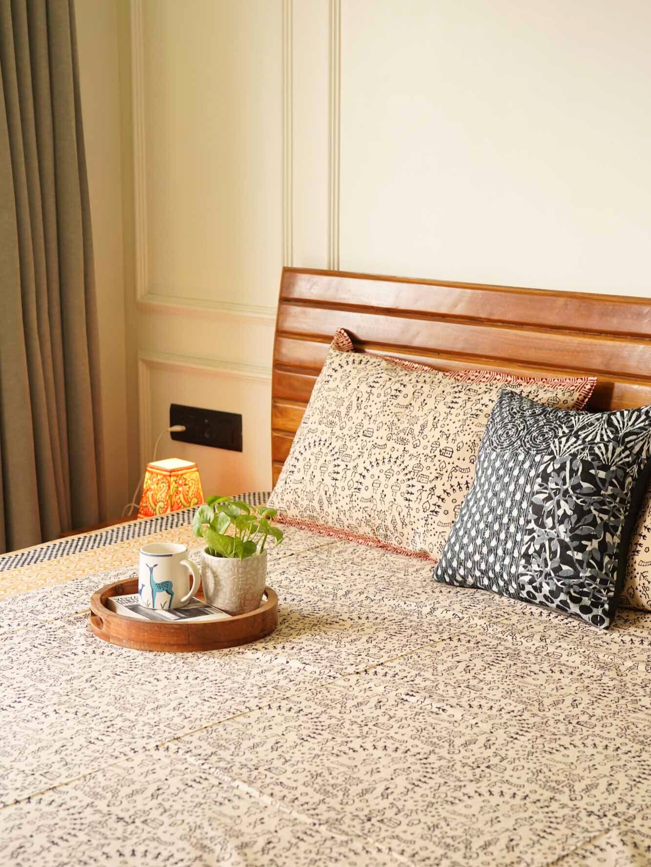 Hand Block Kalamkari Worli Black Single Bed Bedsheet (60x90 Inches)