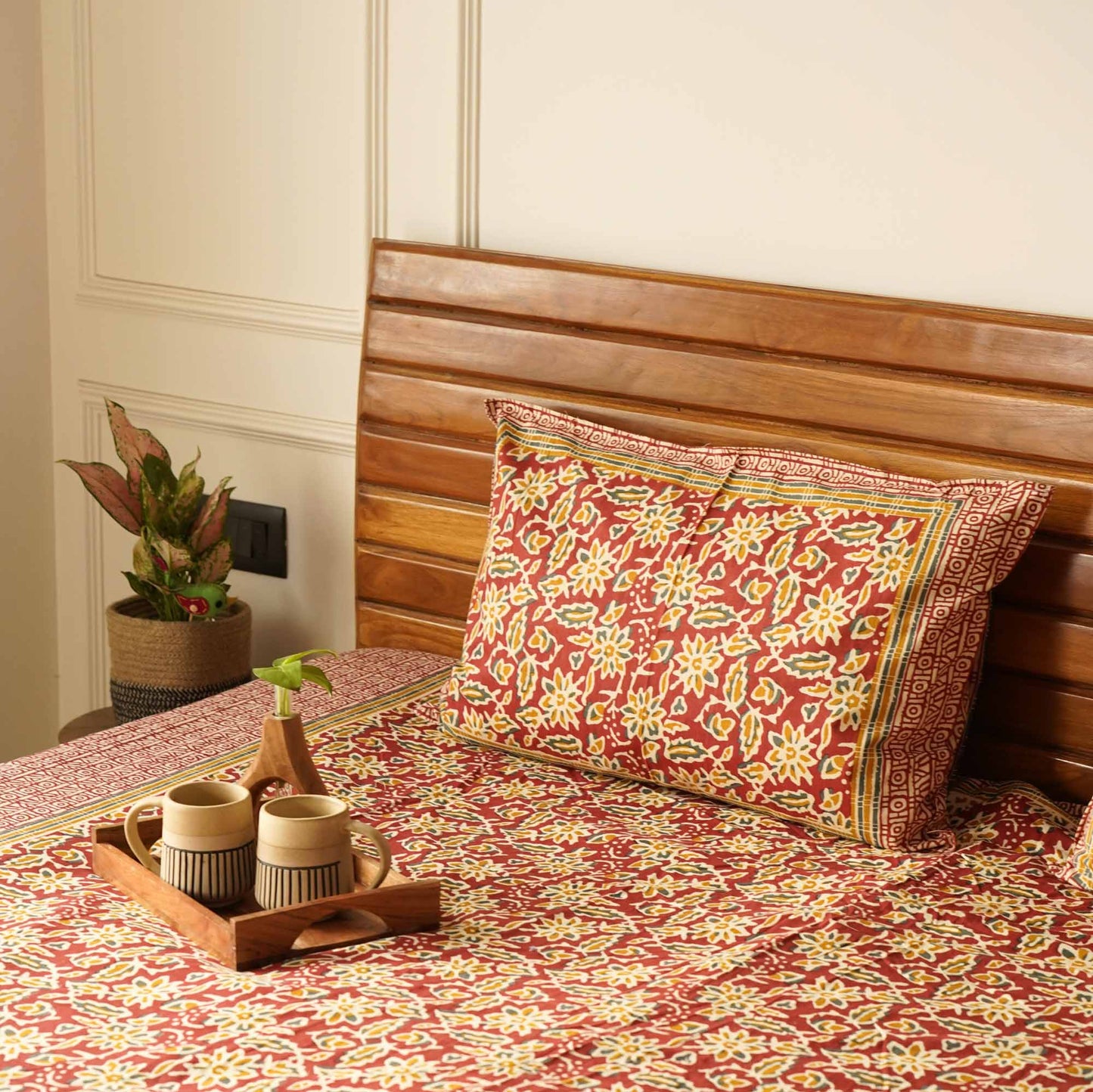 Dabu - Flat I Fitted Bedsheet (90x108 Inches)