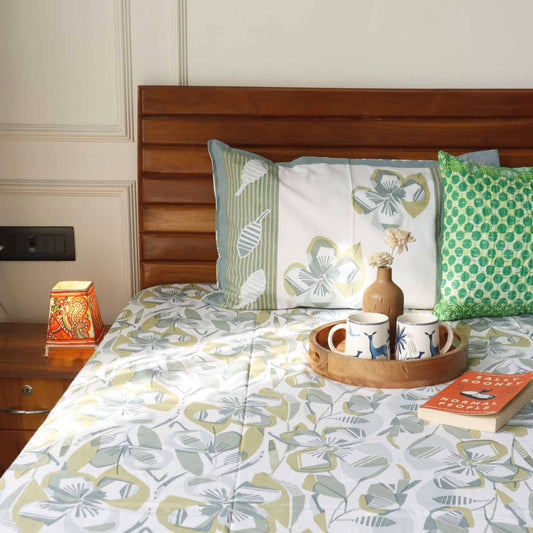 Abstact Floral Green - Flat I Fitted Bedsheet (100x108 Inches)