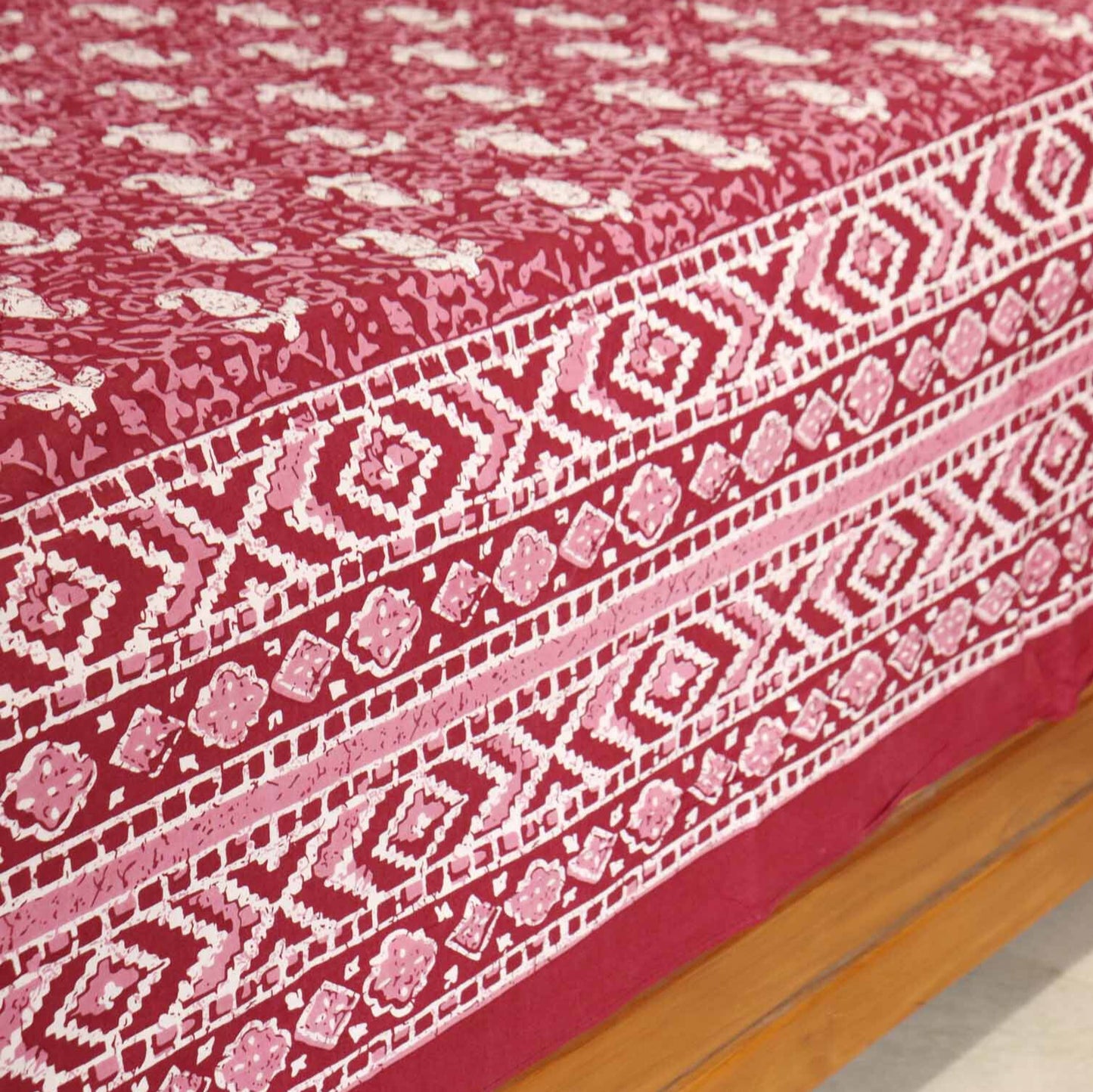 Dabu Wine – Flat I Fitted Bedsheet (90x108 Inches)