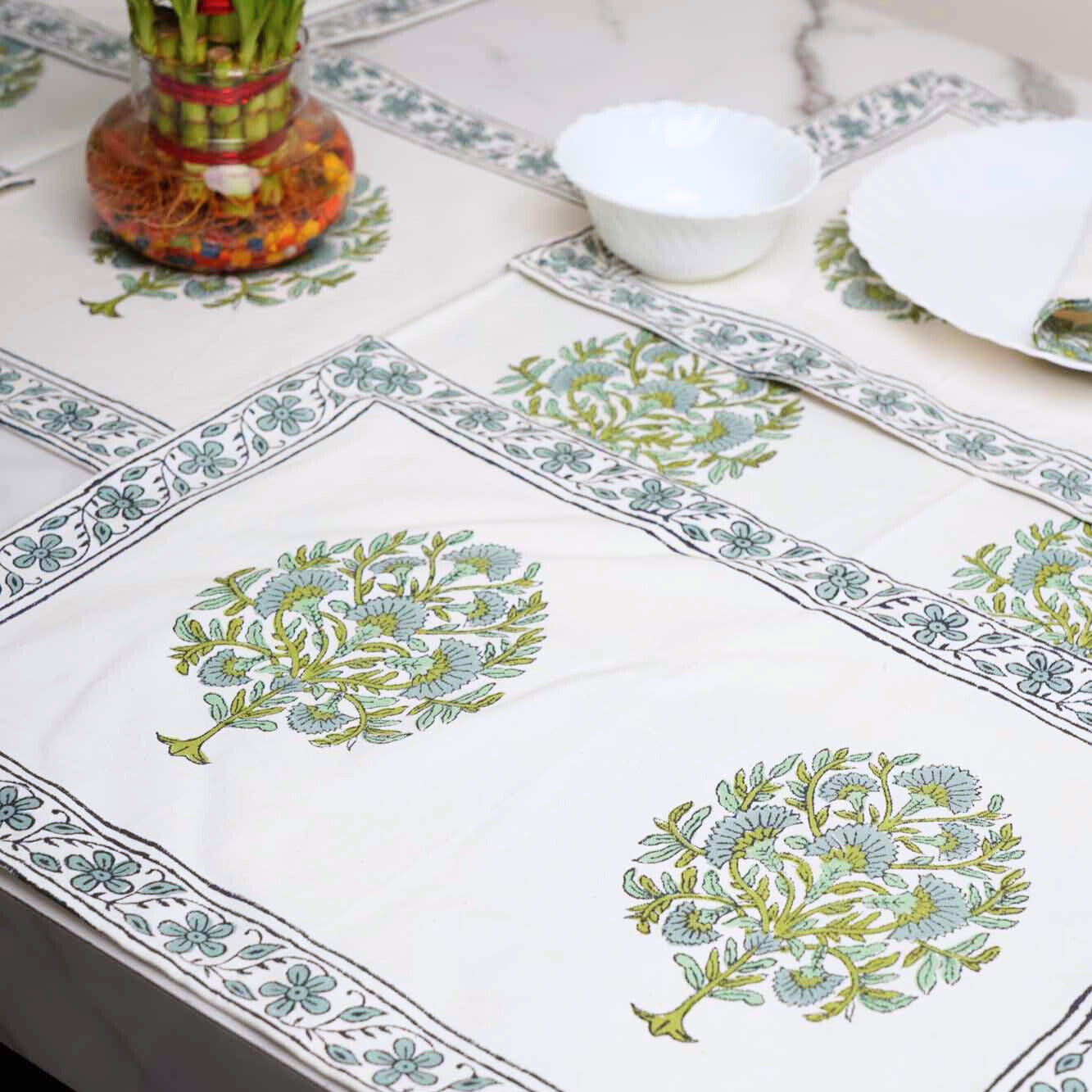 Vriksh - 4 Mats and 4 Napkins and runner set