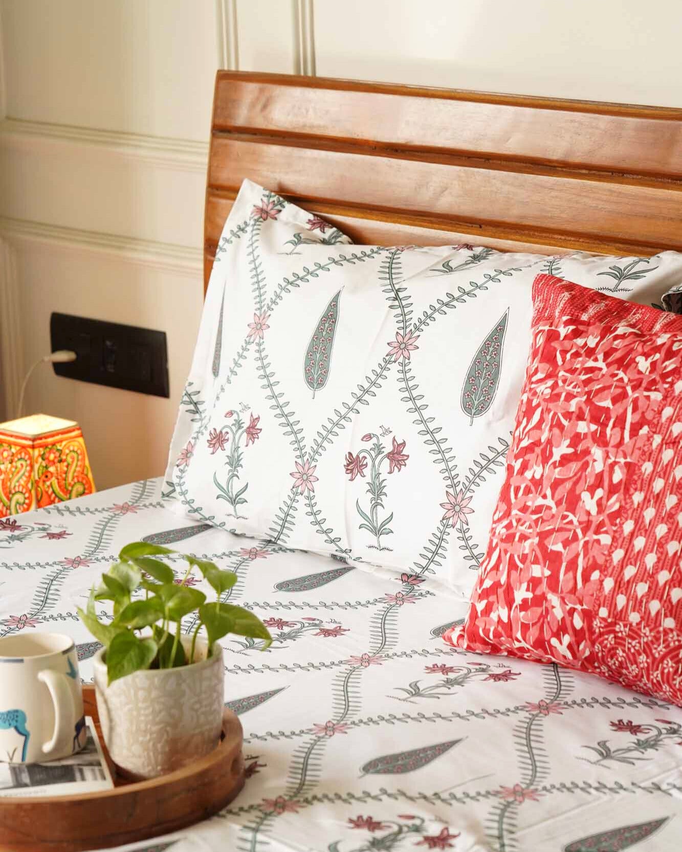 Zoya - Flat I Fitted Bedsheet (108x108 Inches)