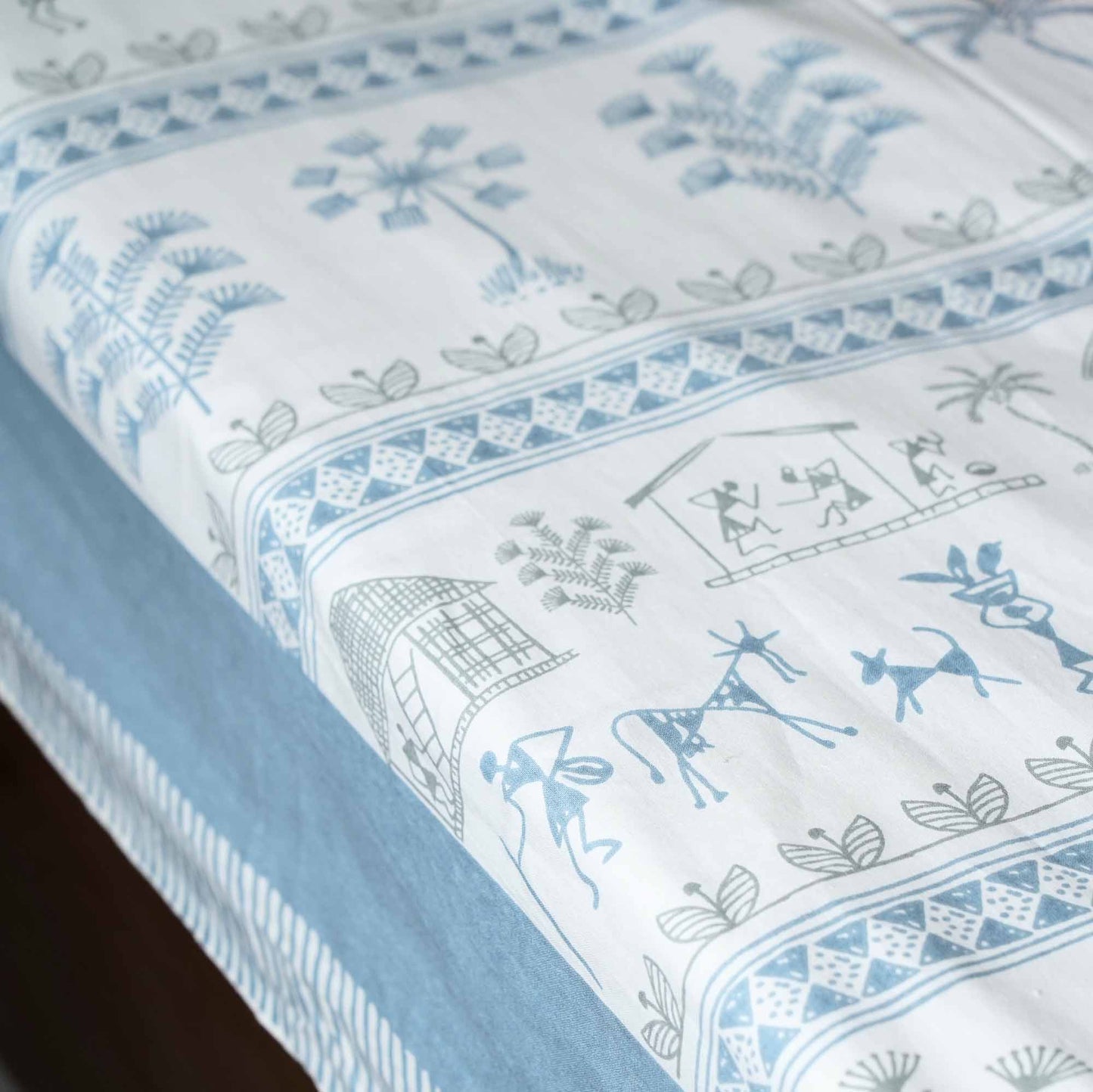 Worli Blue Flat I Fitted Bedsheet (108x108 Inches)