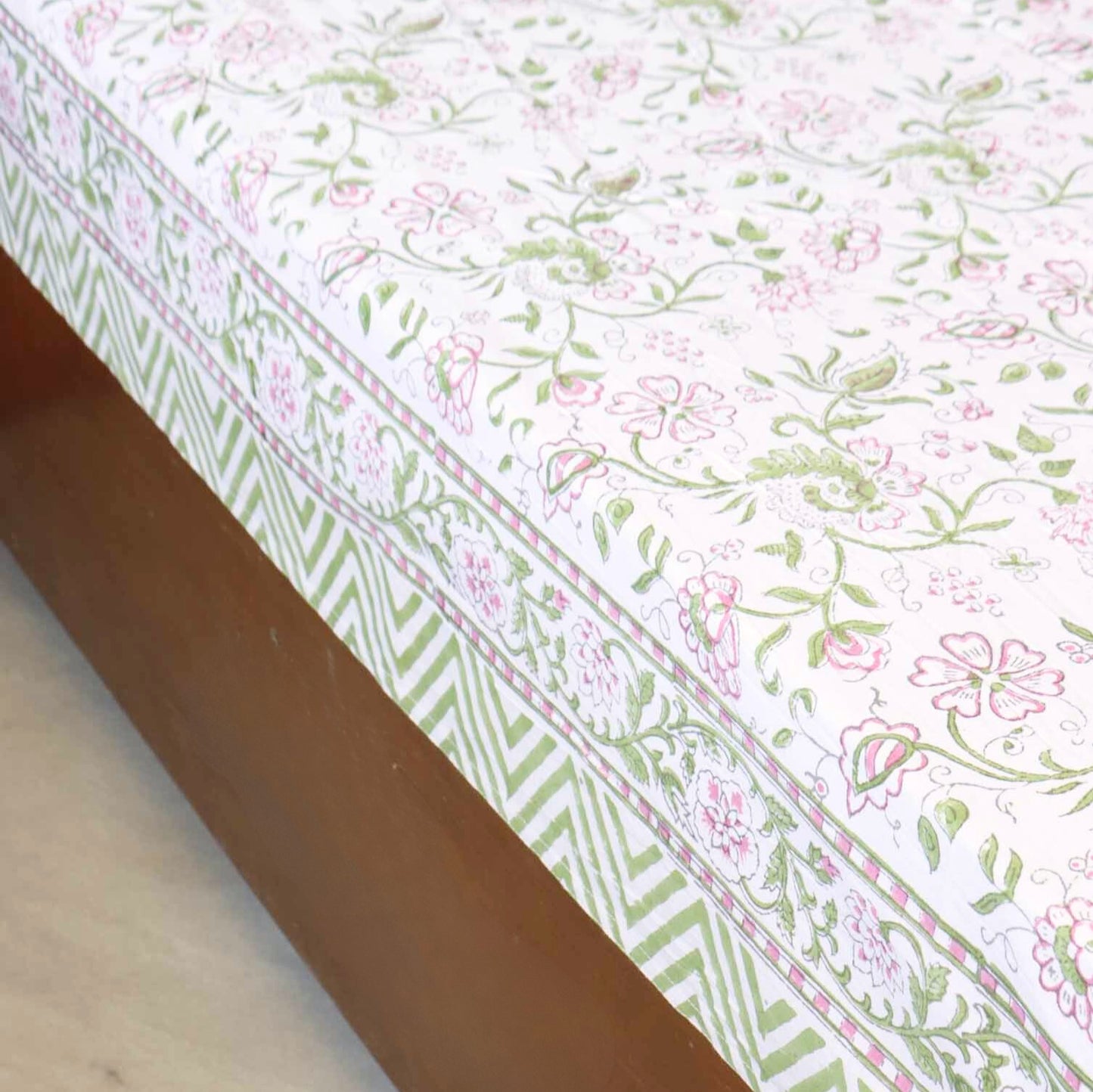 Shaant - Handblock Bedsheet (90x108 Inches)