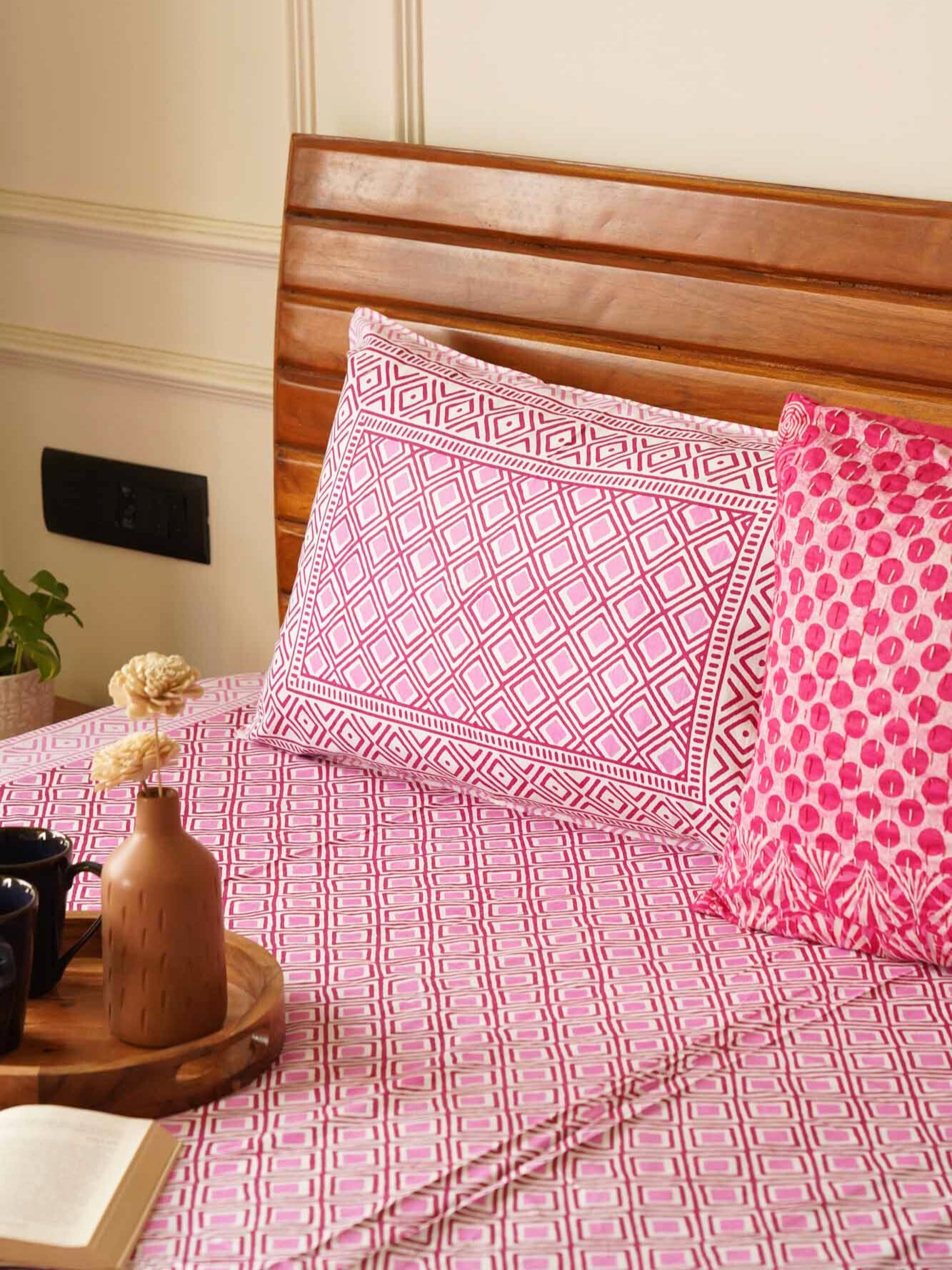 Rhombus - Pink – Flat I Fitted Bedsheet (90x108 Inches)