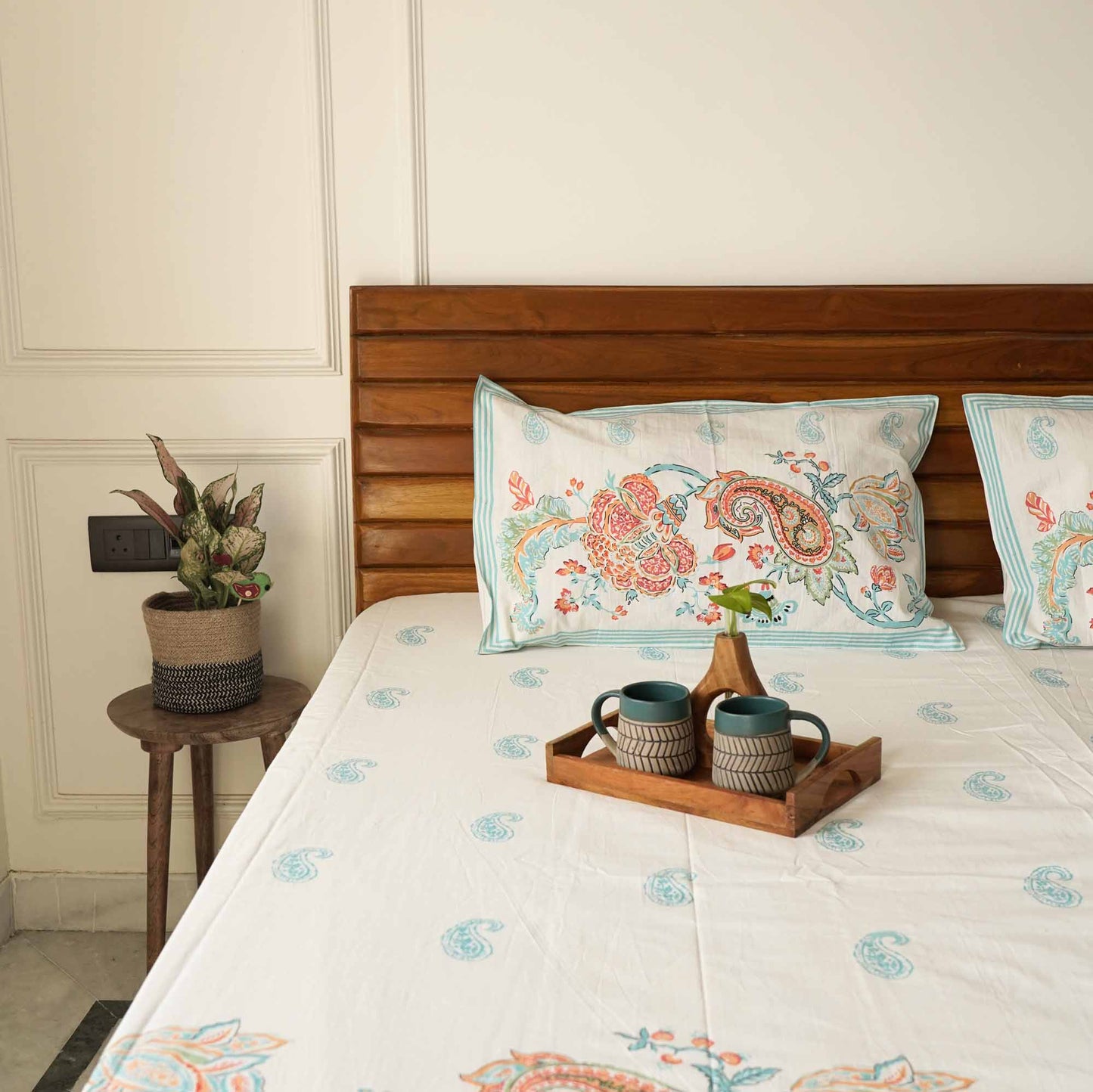 Jaal blue - Bedsheet (108x108 Inches)