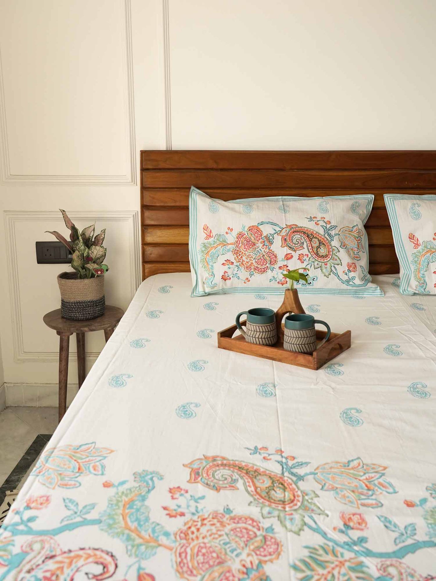 Jaal blue - Bedsheet (108x108 Inches)