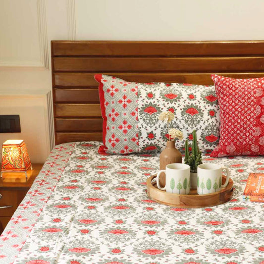 Laal Ishq Flat I Fitted Bedsheet (108x108 Inches)