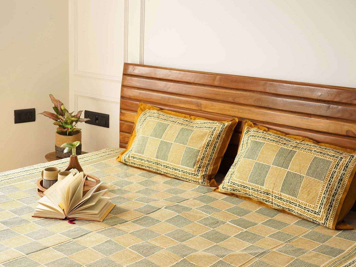 Lakeerein - Brown - Flat/Fitted Bedsheet (90x108 Inches)