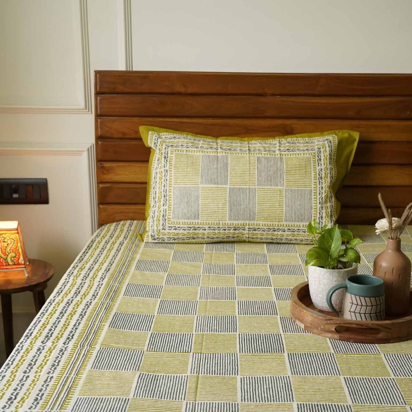 Lakeerein - Green - Flat/Fitted Bedsheet (90x108 Inches)