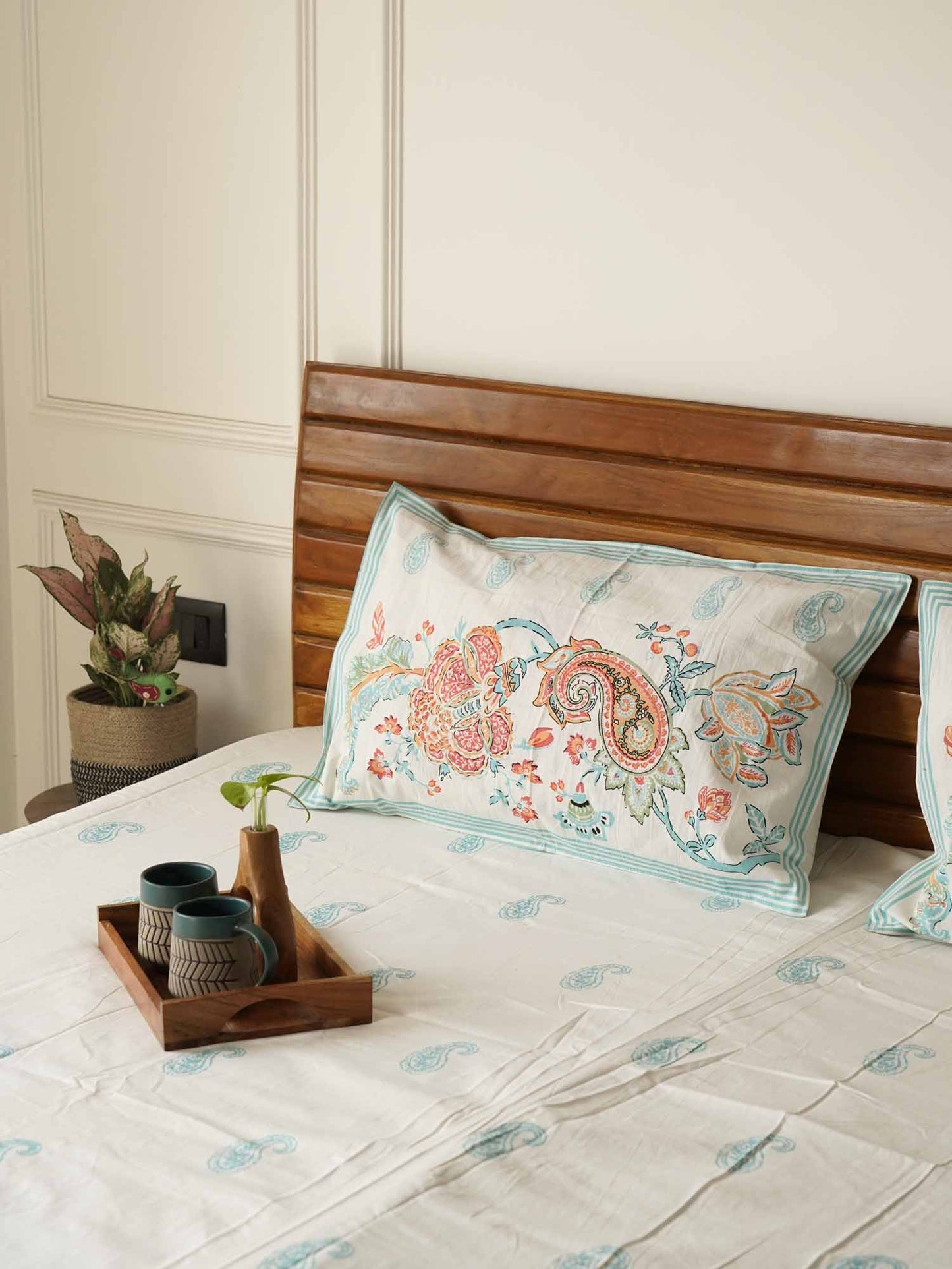 Jaal blue - Bedsheet (108x108 Inches)