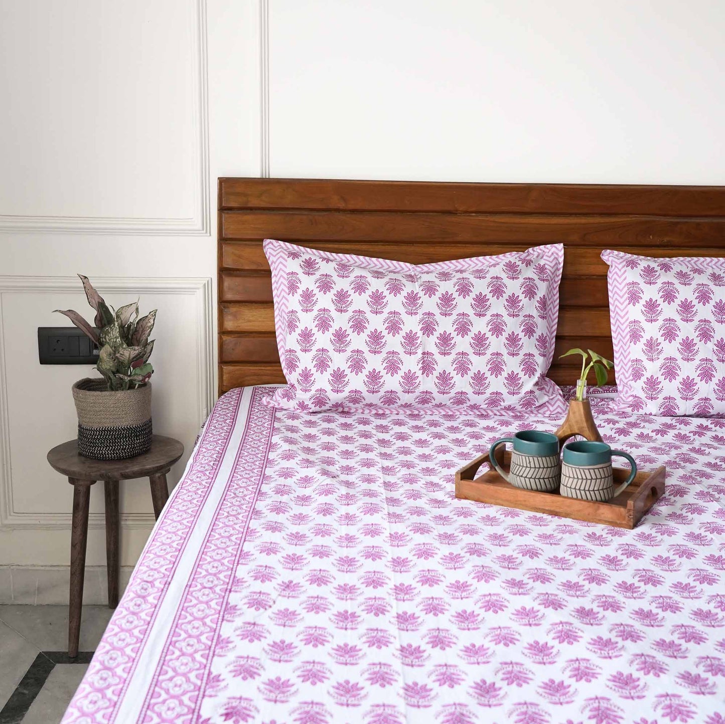 Pink city - Flat I Fitted Bedsheet (90x108 Inches)