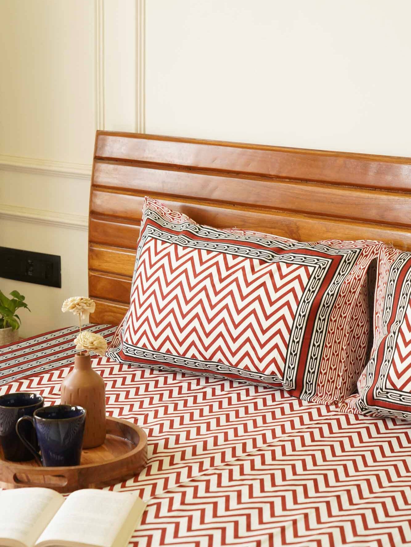Chevron - Red – Flat I Fitted Bedsheet (90x108 Inches)