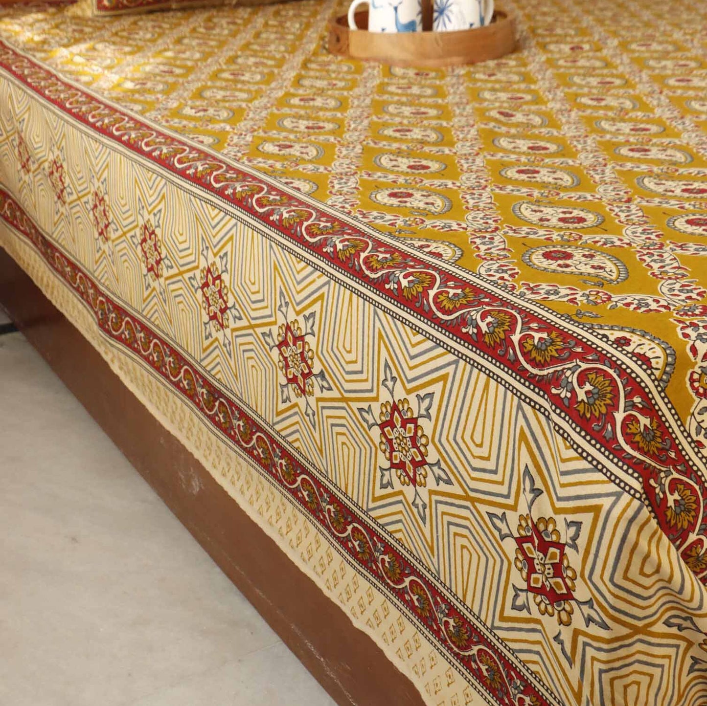 Kalamkari Mustard Booti - Flat I Fitted Bedsheet (108x108 Inches)