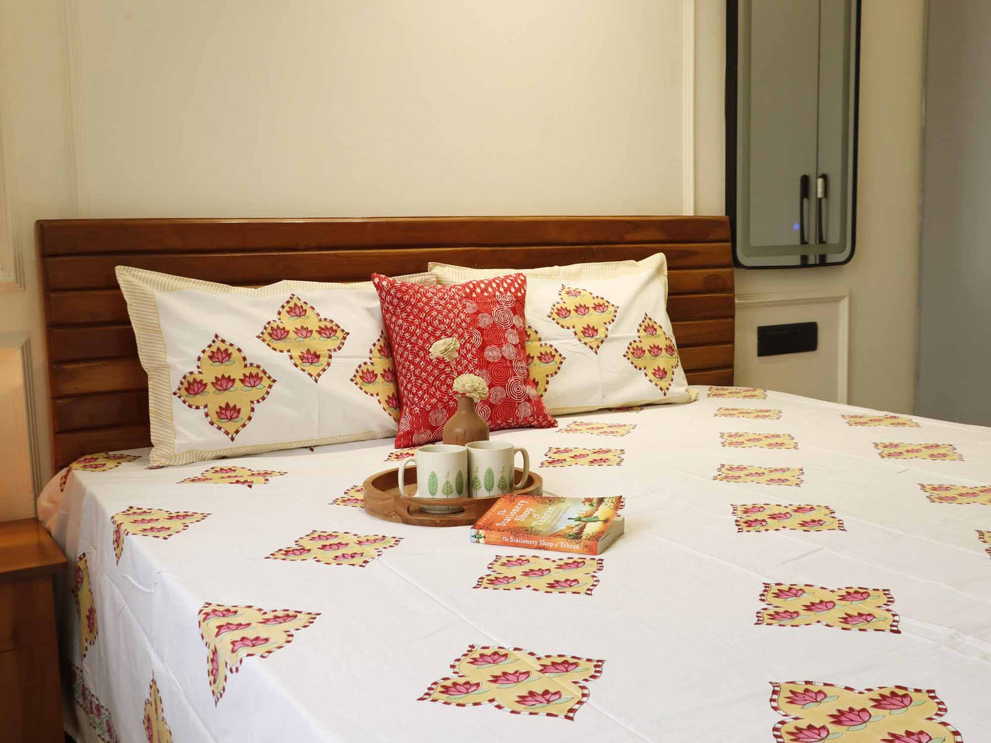 Choice of India - Hand block Bedsheet (108x108 Inches)