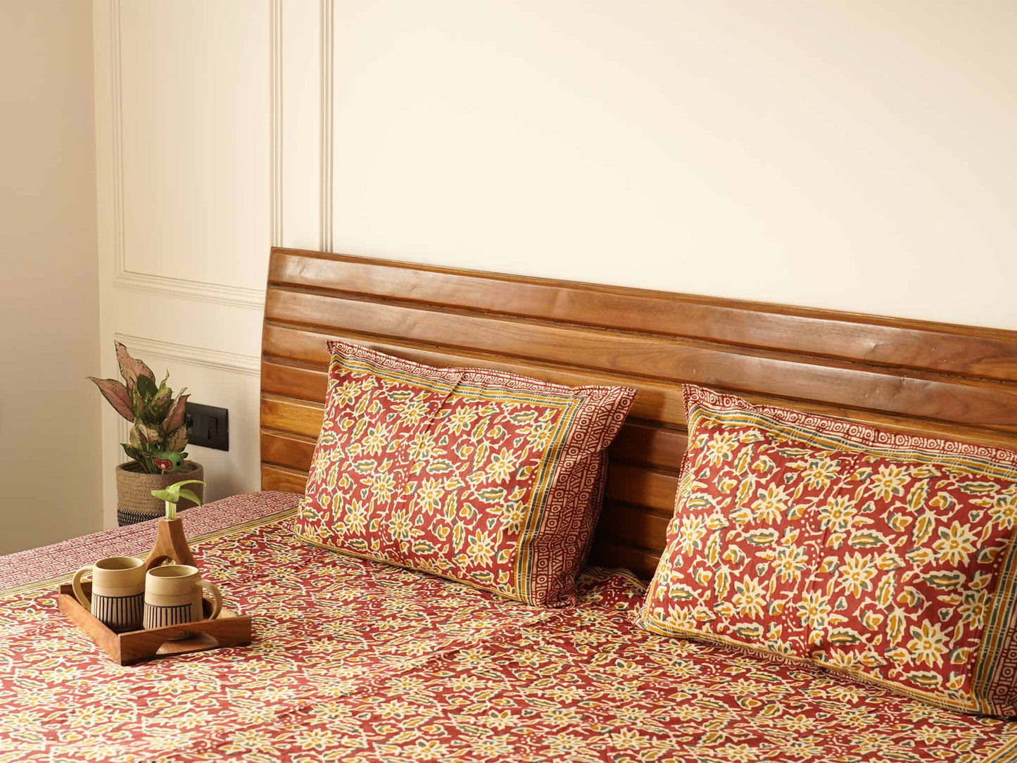 Dabu - Flat I Fitted Bedsheet (90x108 Inches)