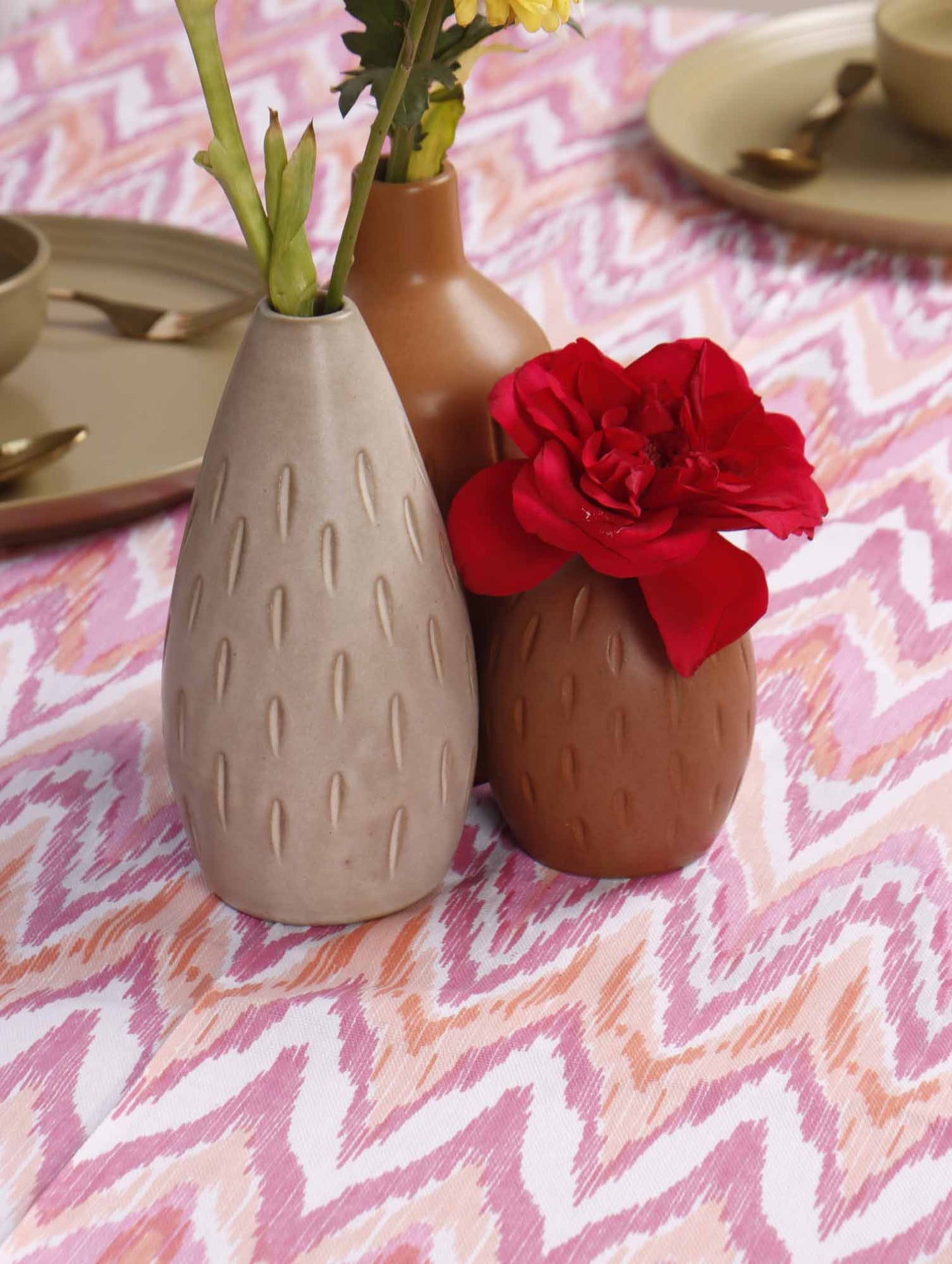 Niyati Pink - Six seater Dining Table Cover