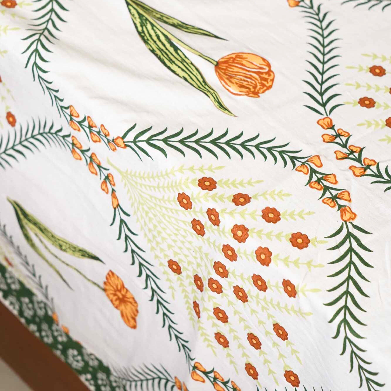 Kyaari - Flat I Fitted Bedsheet (108x108 Inches)