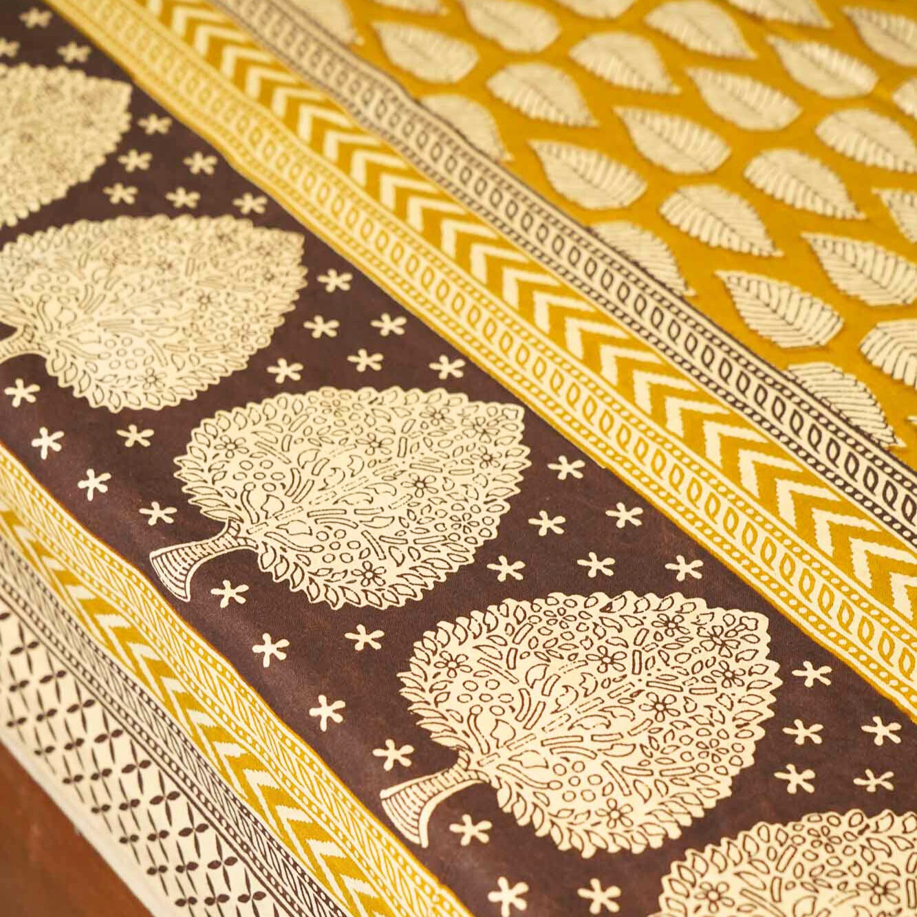 Kalamkari Mustard Leaf - Flat I Fitted Bedsheet (90x108 Inches)