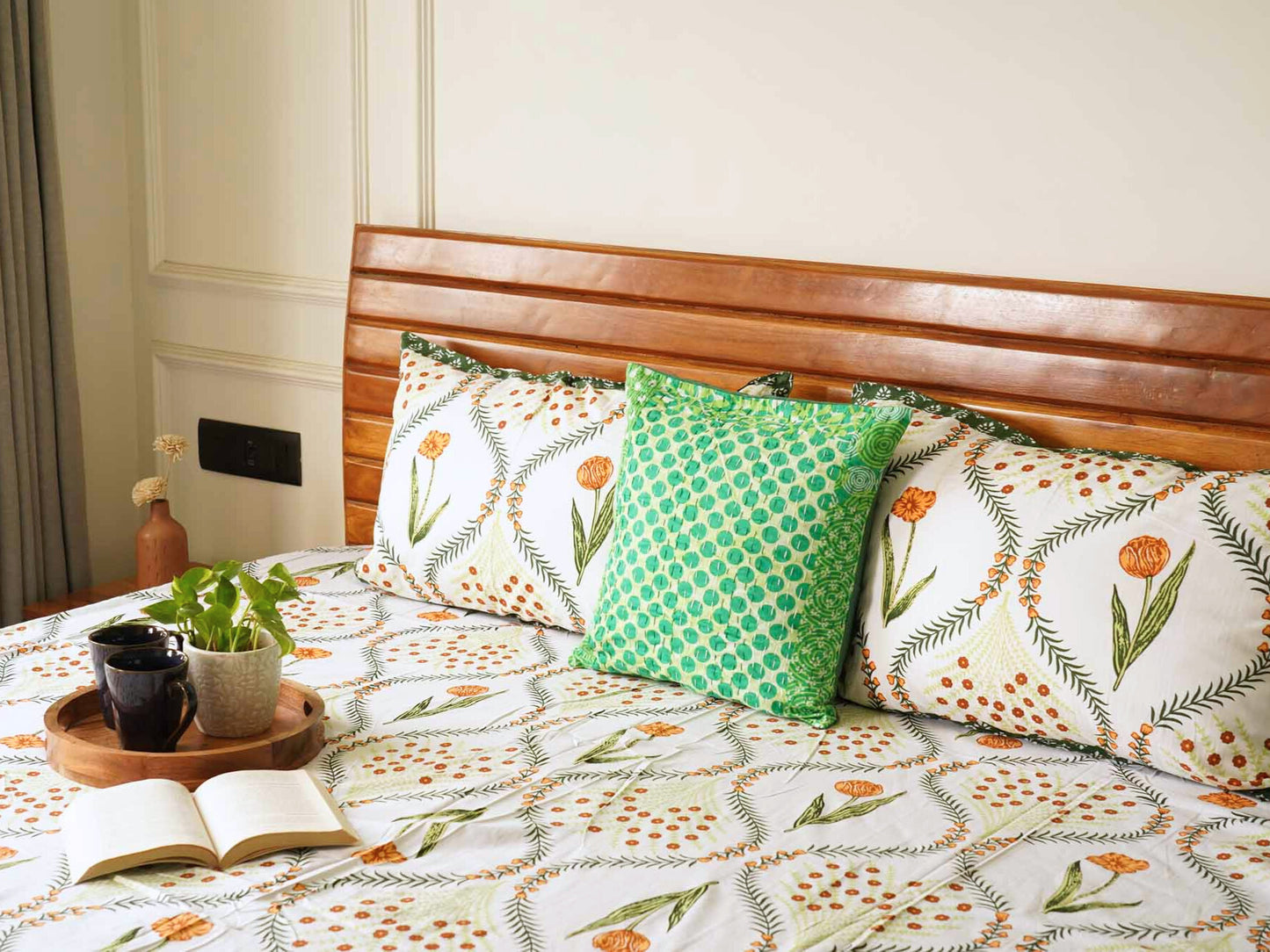 Kyaari - Flat I Fitted Bedsheet (108x108 Inches)