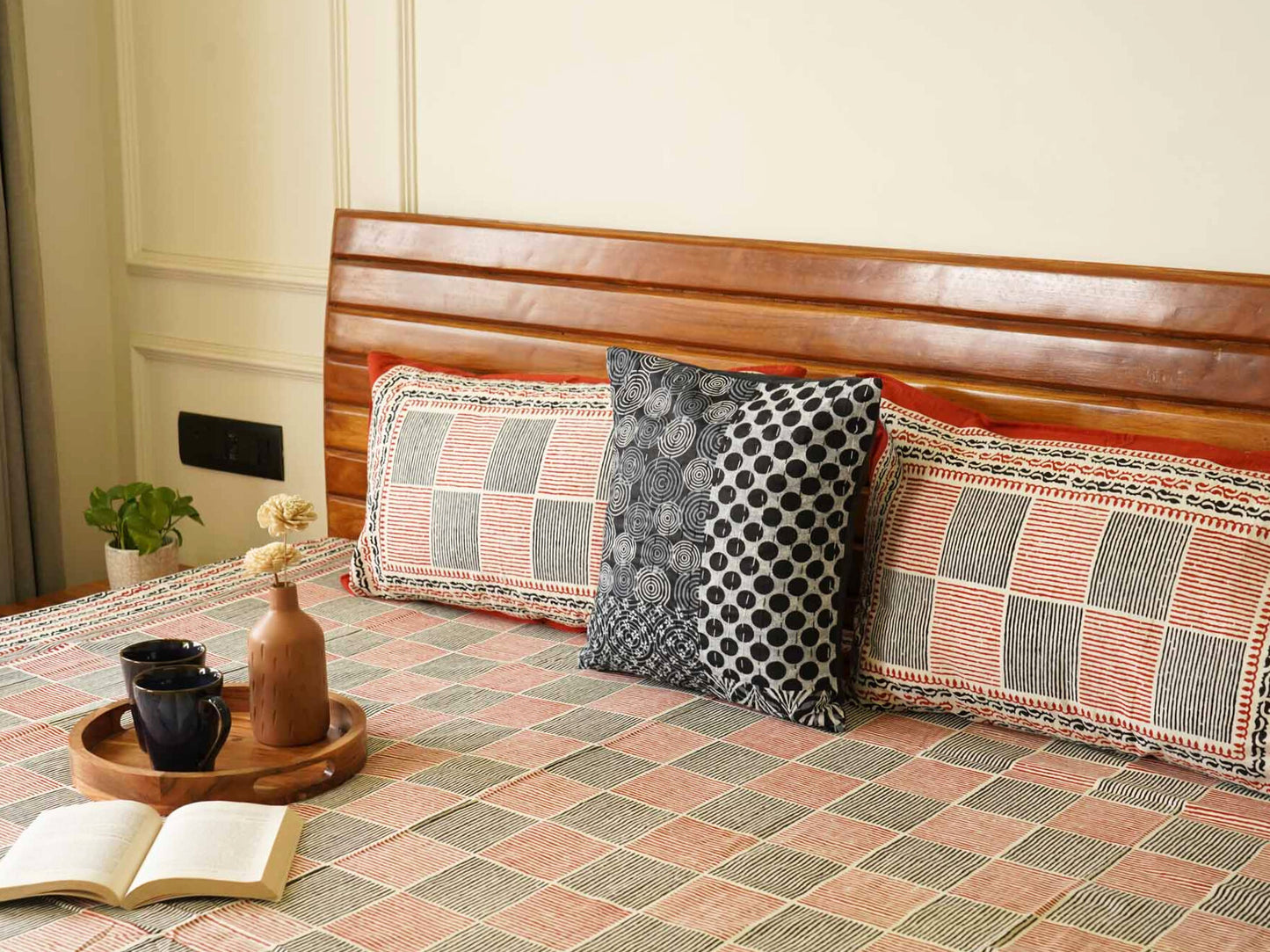 Lakeerein - Red – Flat I Fitted Bedsheet (90x108 Inches)