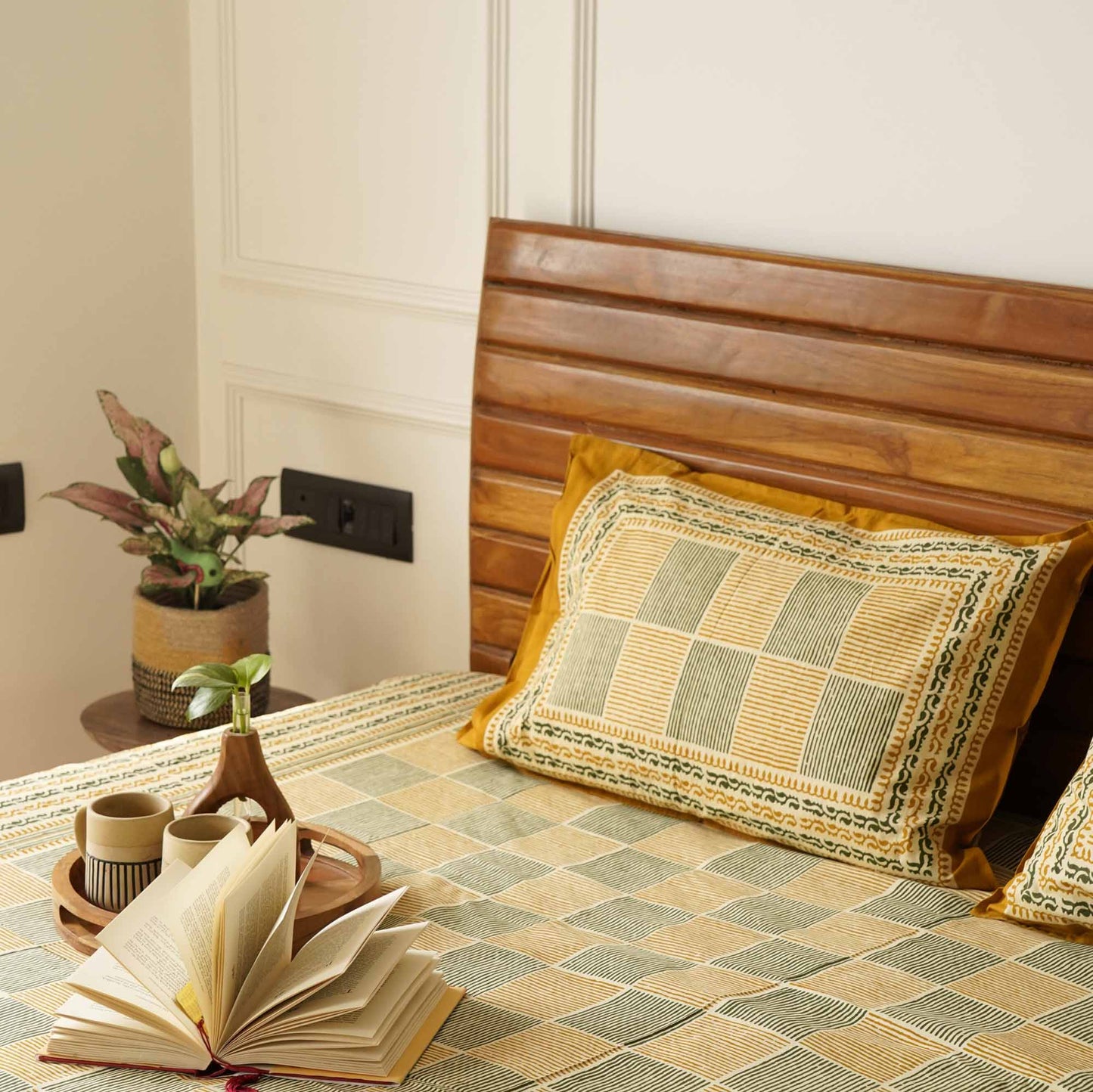 Lakeerein - Brown - Flat/Fitted Bedsheet (90x108 Inches)