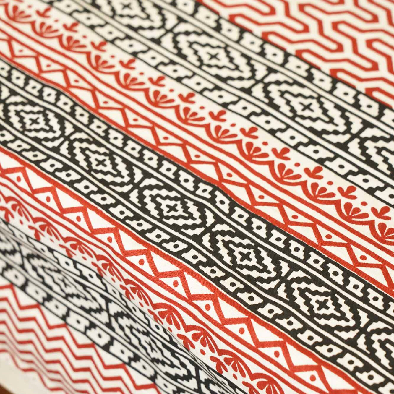 Maze - Red – Flat I Fitted Bedsheet (90x108 Inches)