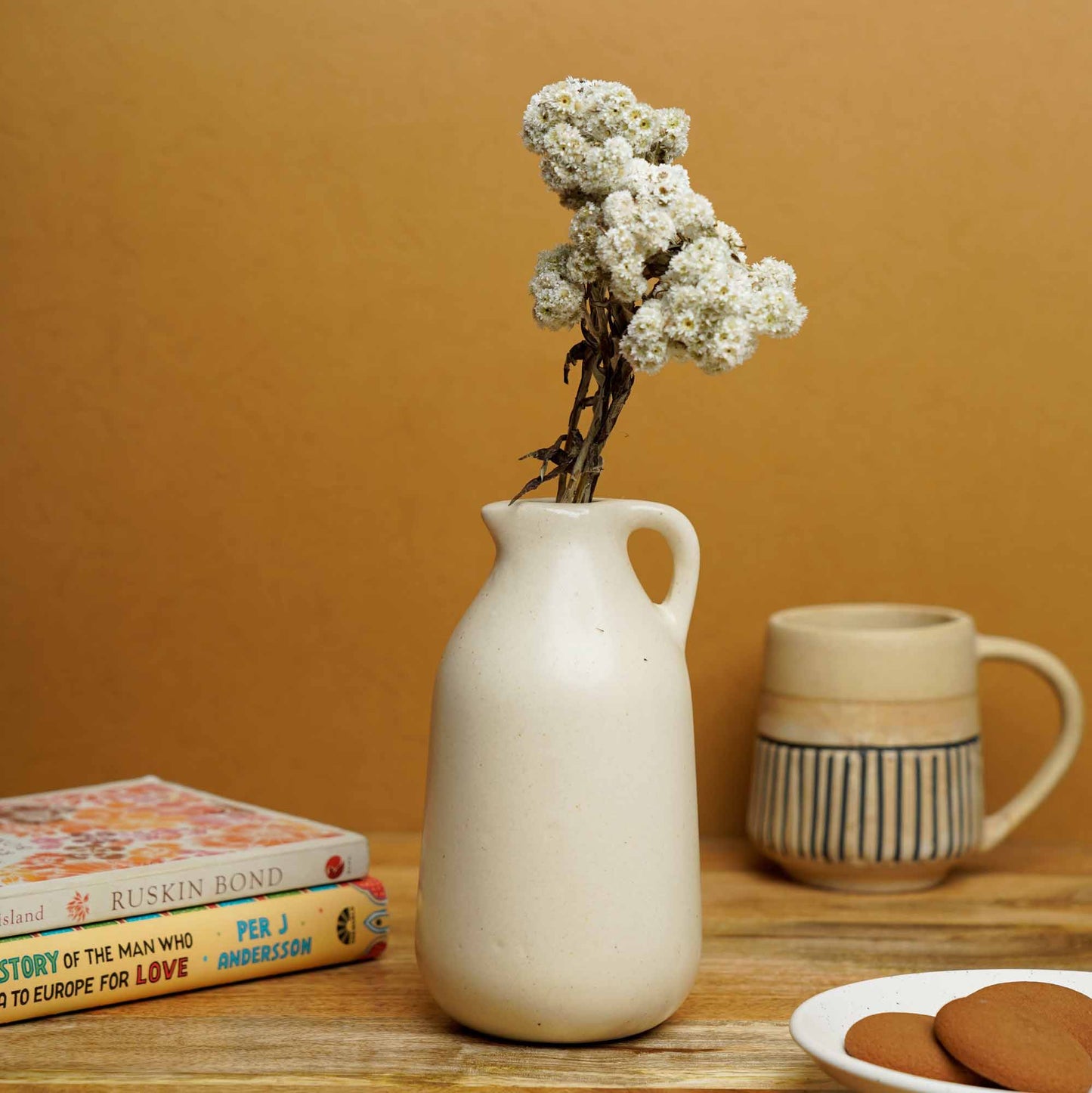Eggshell Vase I Pourer