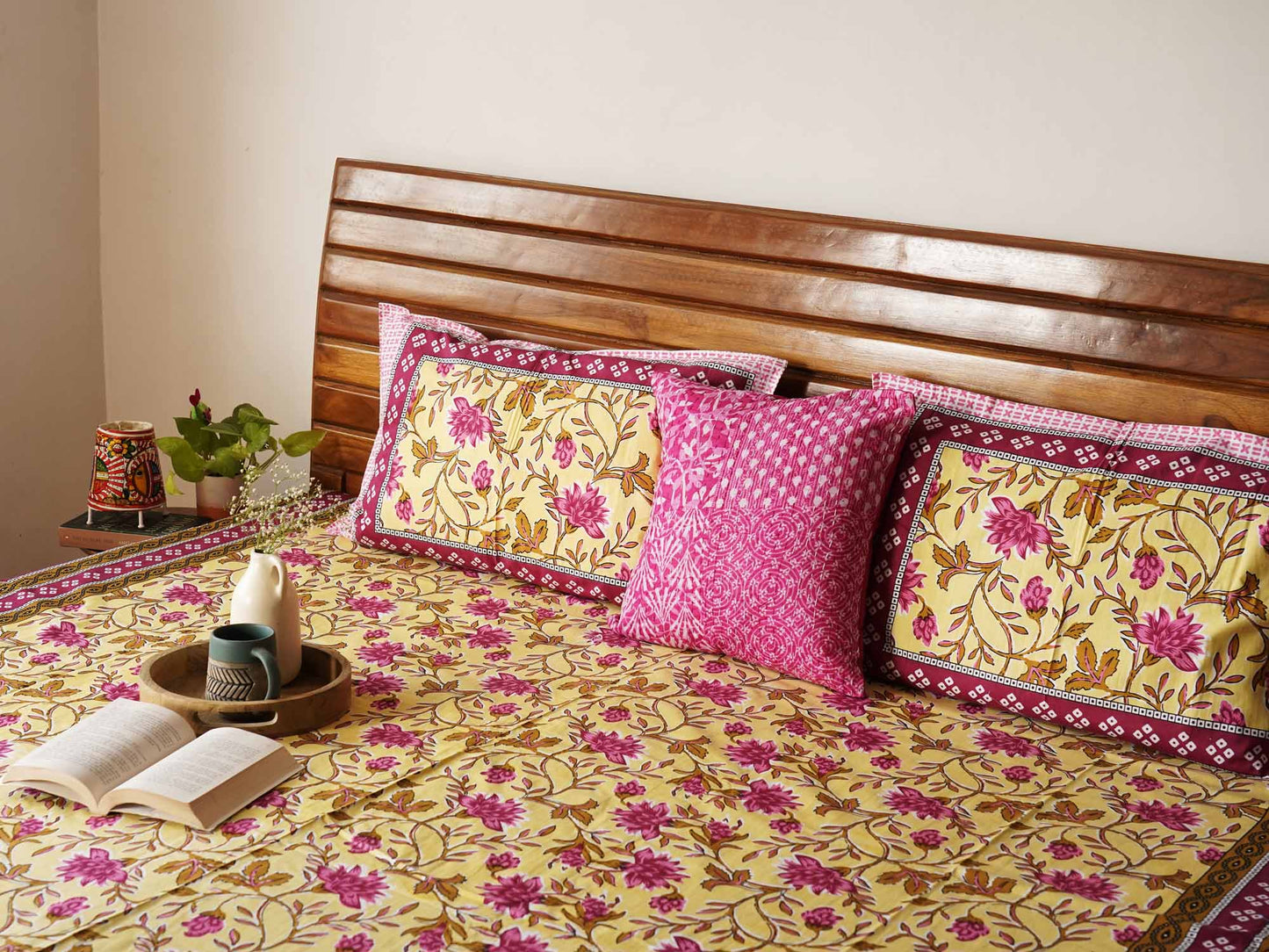Baagh – Yellow - Flat I Fitted Bedsheet (90x108 Inches)