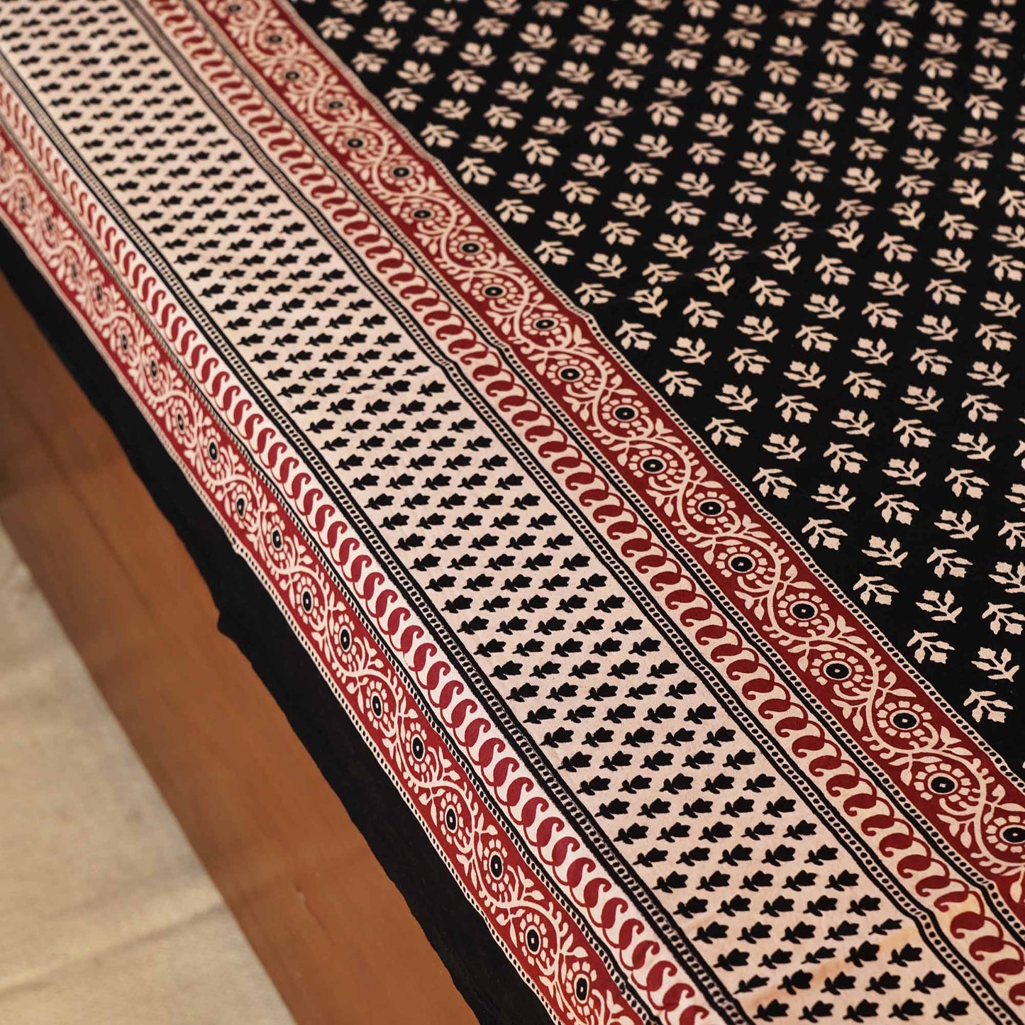 New Black Kalamkari - Flat I Fitted Bedsheet (90x108 Inches)