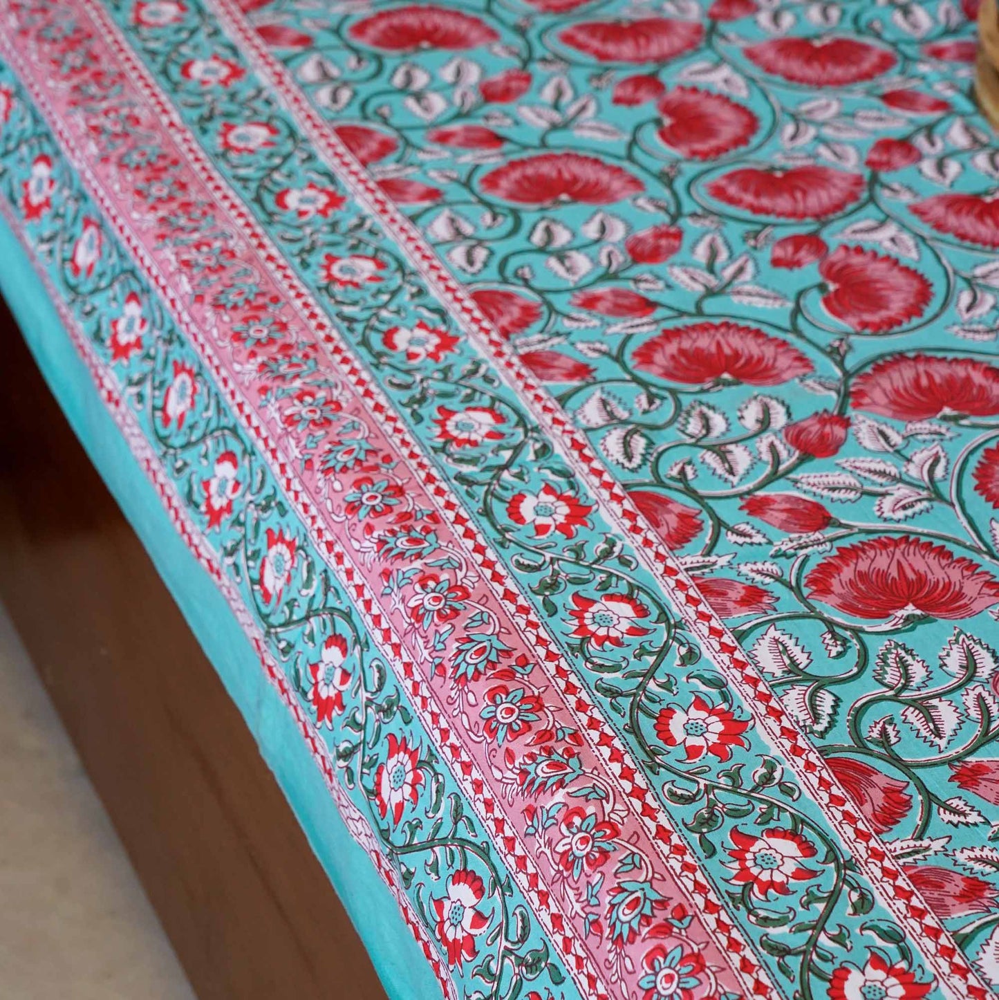 Begum – Green - Flat I Fitted Bedsheet (90x108 Inches)