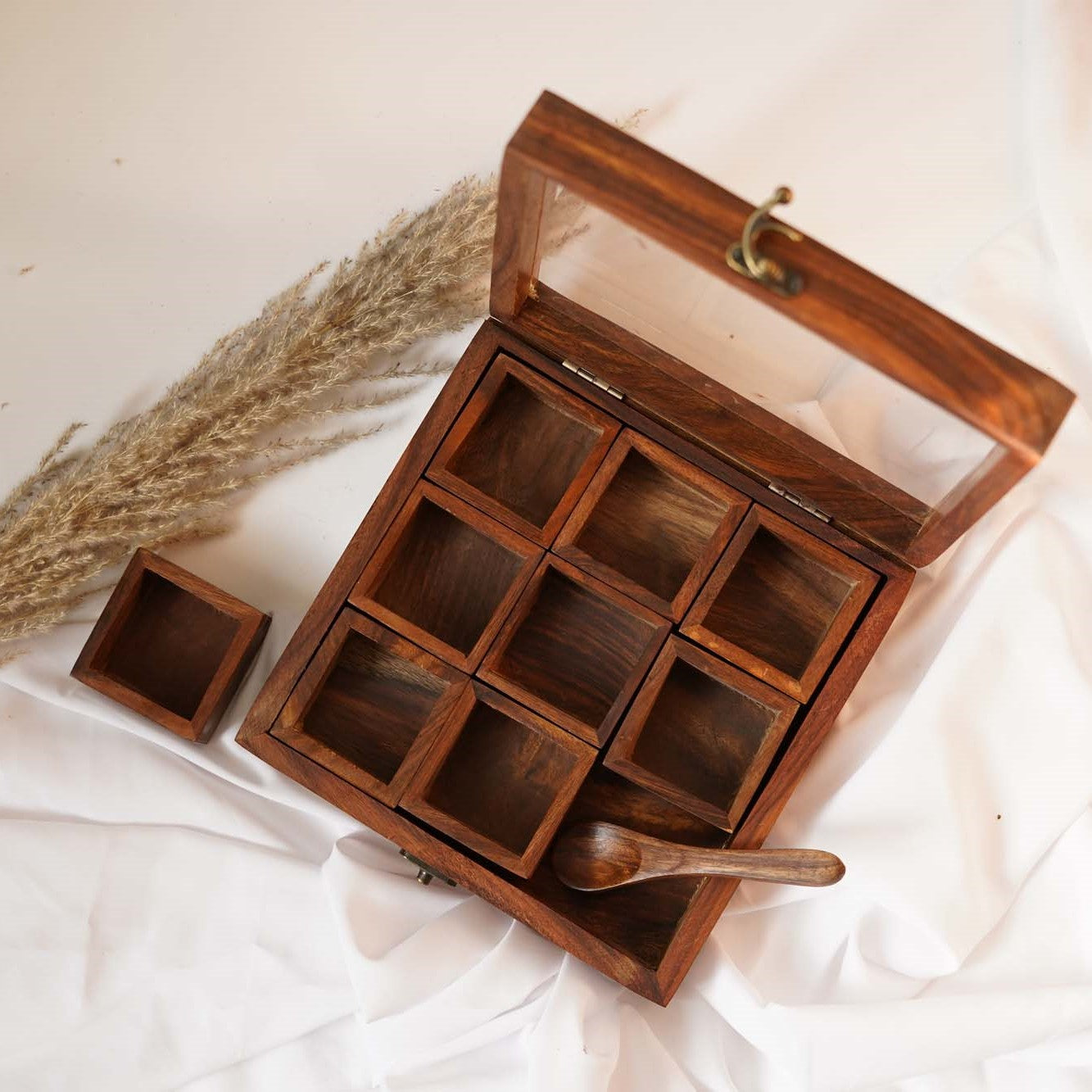 Spice Box - 9 Square Containers with a Spoon