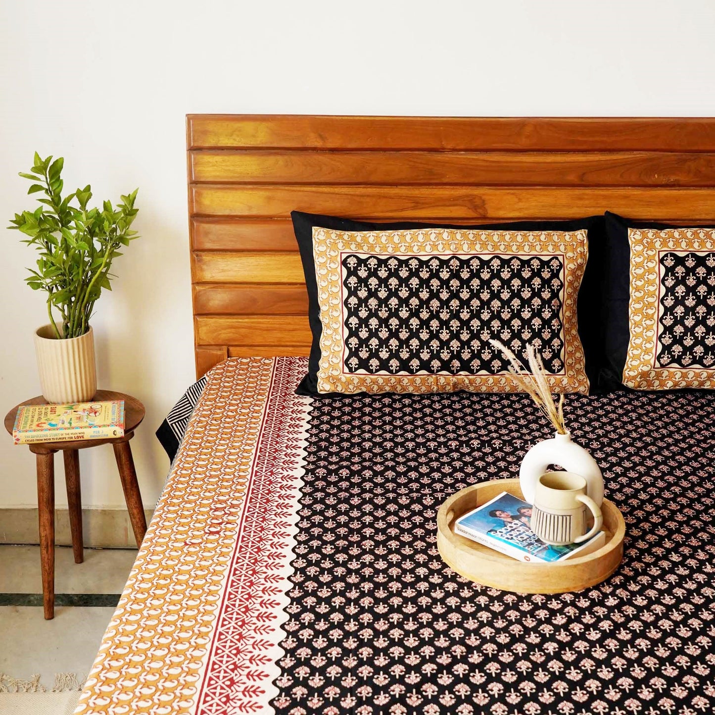 Kalamkari - Black - Flat I Fitted Bedsheet (90x108 Inches)