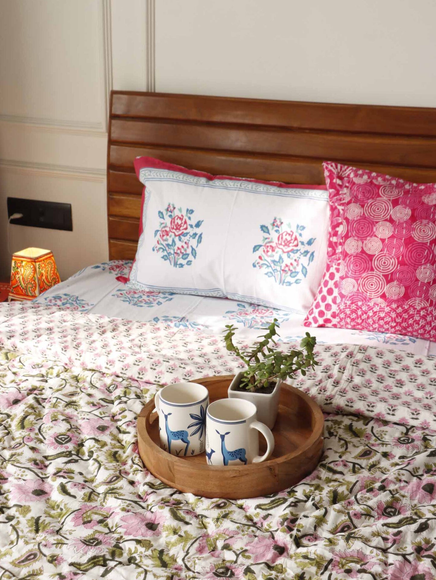 Gulabi Bel  - Single Bed/ Double Bed Razai/ Comforter
