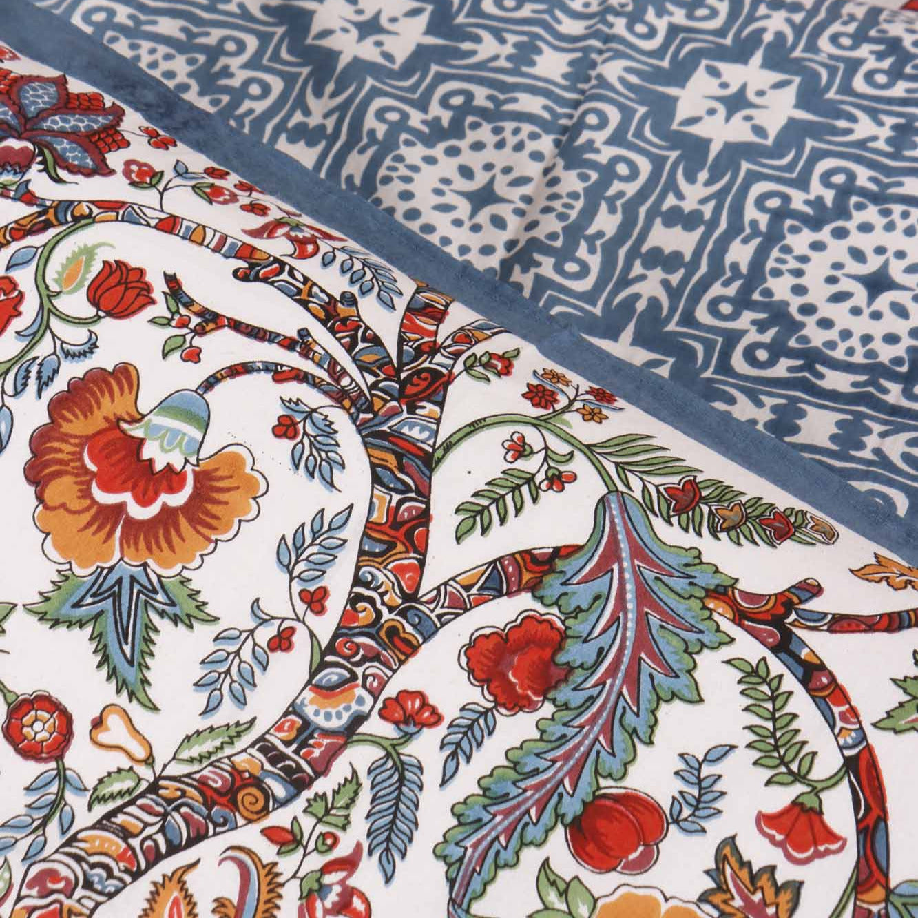 Ashok Vatika - Flat I Fitted Bedsheet (108x108 Inches)