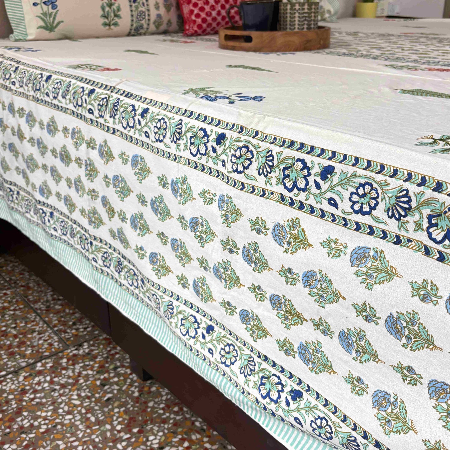 Aafreen Green - Flat I Fitted Bedsheet (108x108 Inches)