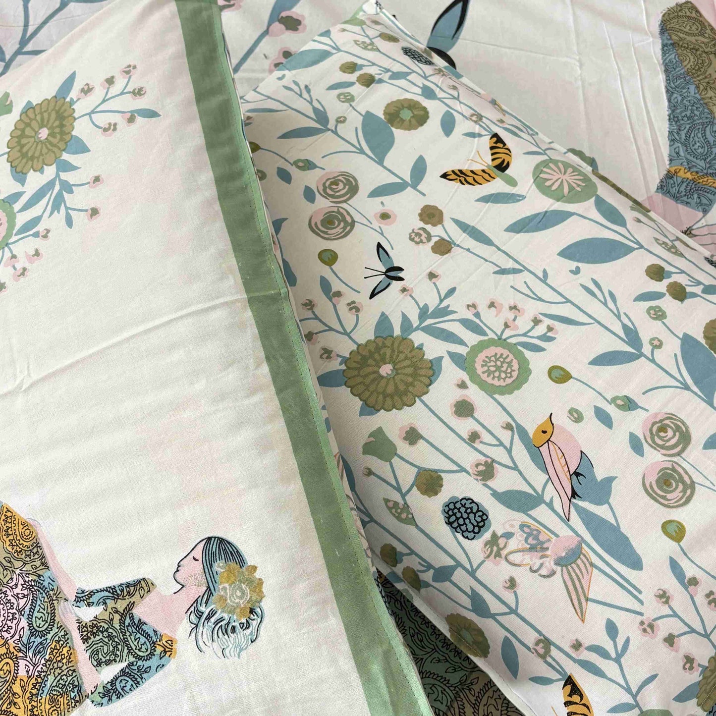 Doll - Flat I Fitted Bedsheet (108x108 Inches)