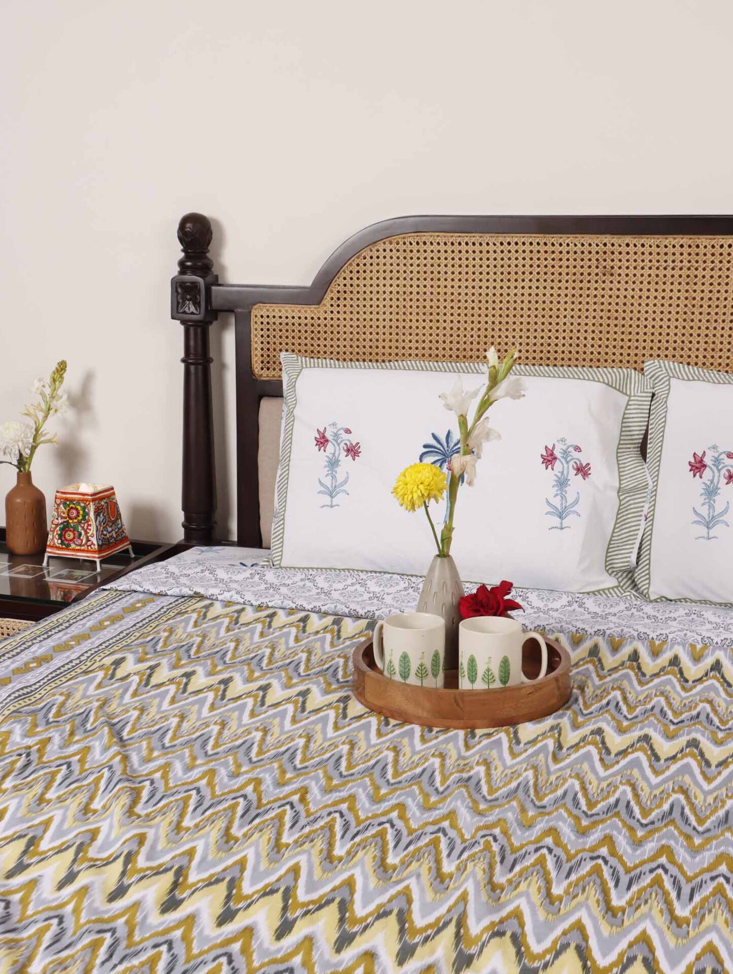 Double Bed Reversible Mul Dohar – Niyati Green
