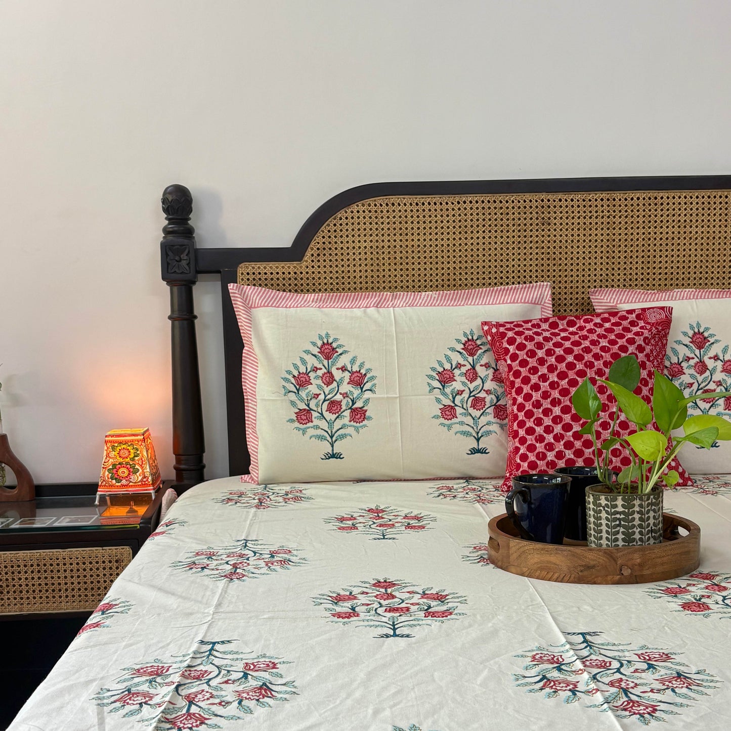 Zareen Pink - Flat I Fitted Bedsheet (108x108 Inches)